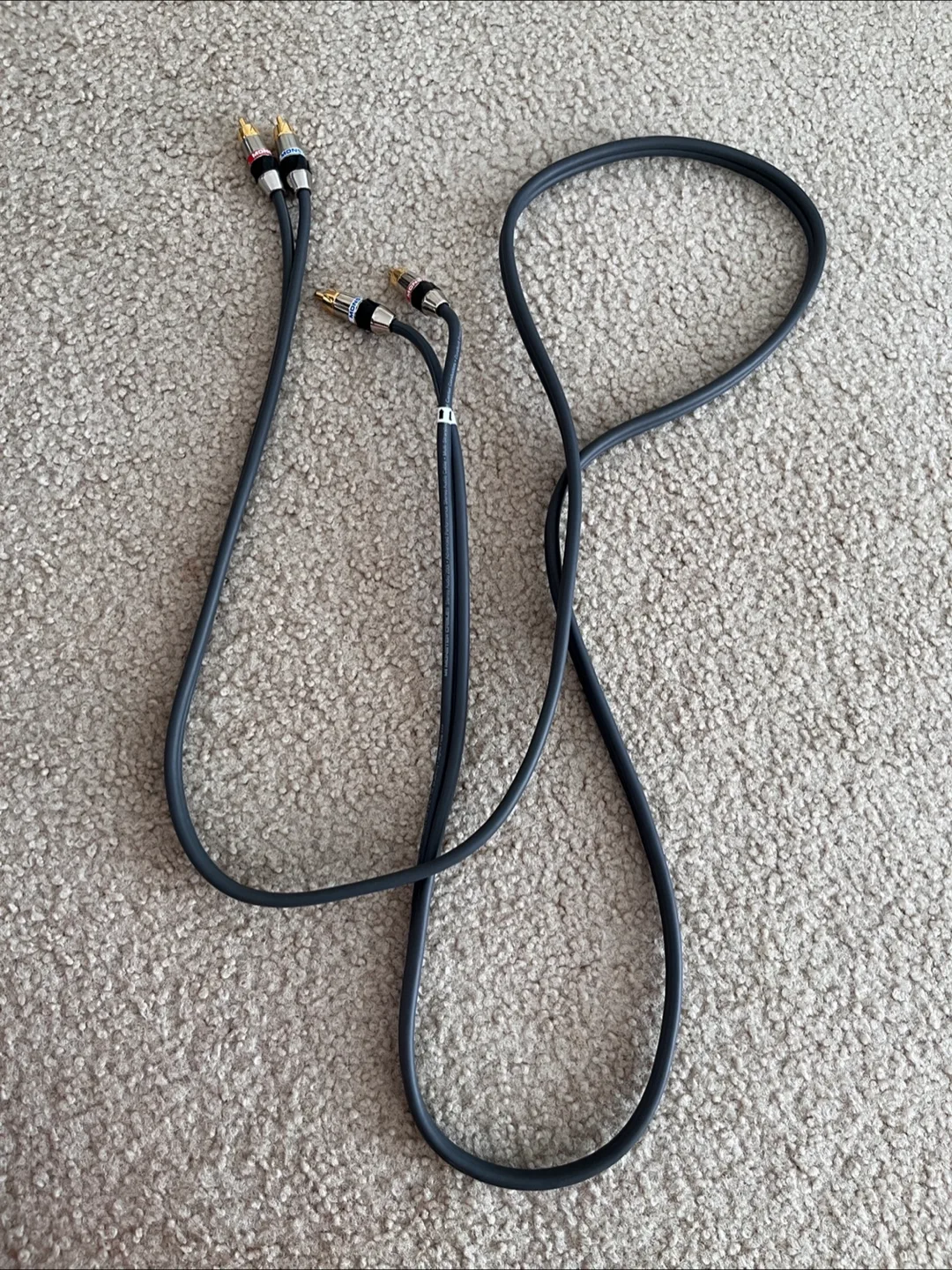 Monster Dual RCA Audio Cable 6’ thumbnail