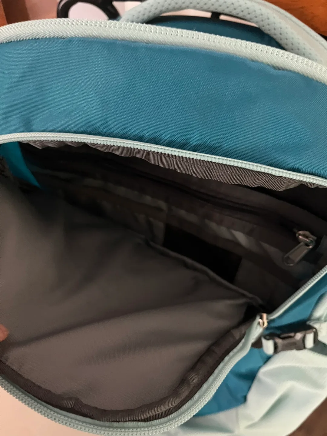 The North Face Recon Backpack image indicator(6)