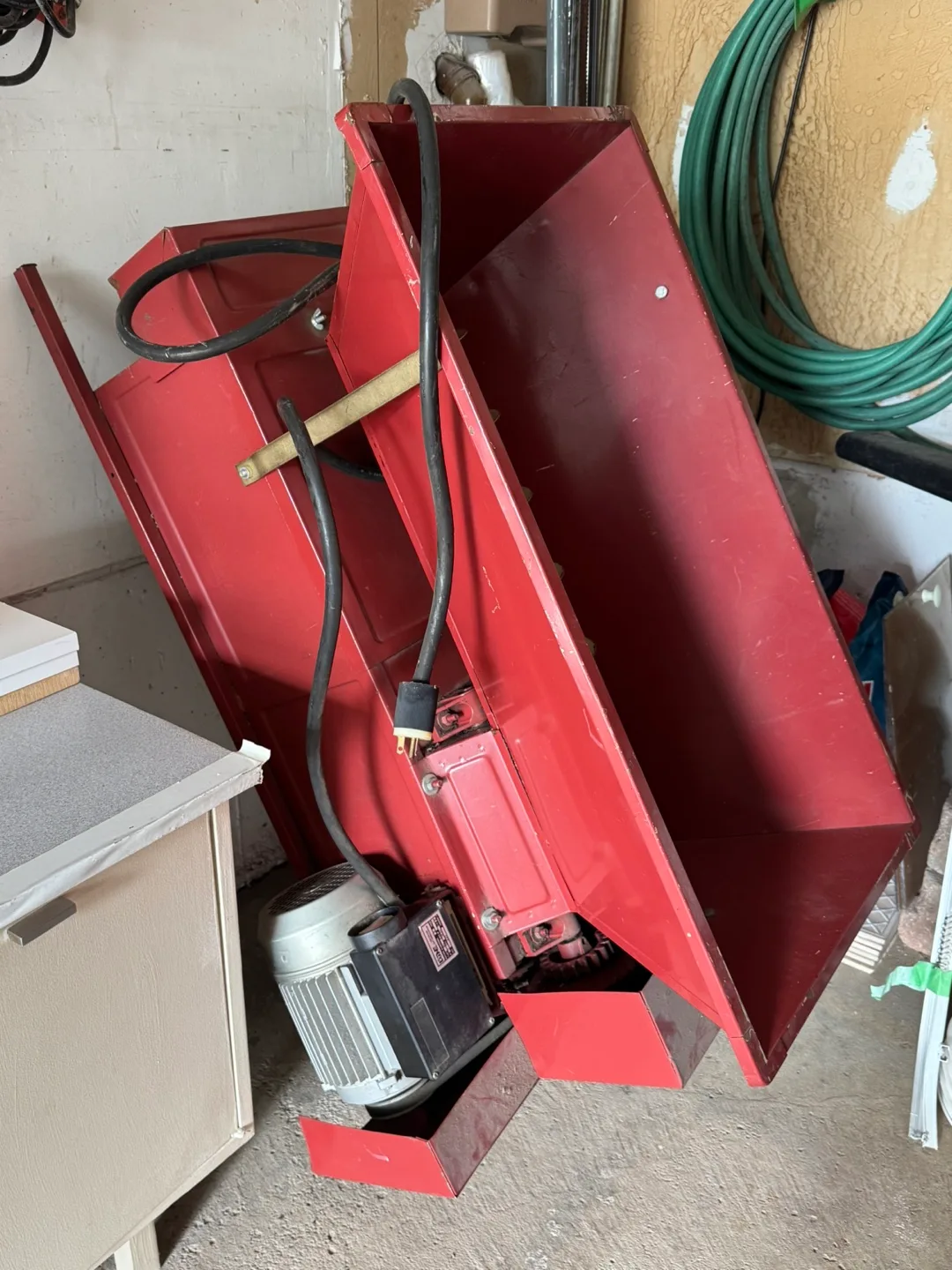 Red Metal Grape pressing Machine thumbnail