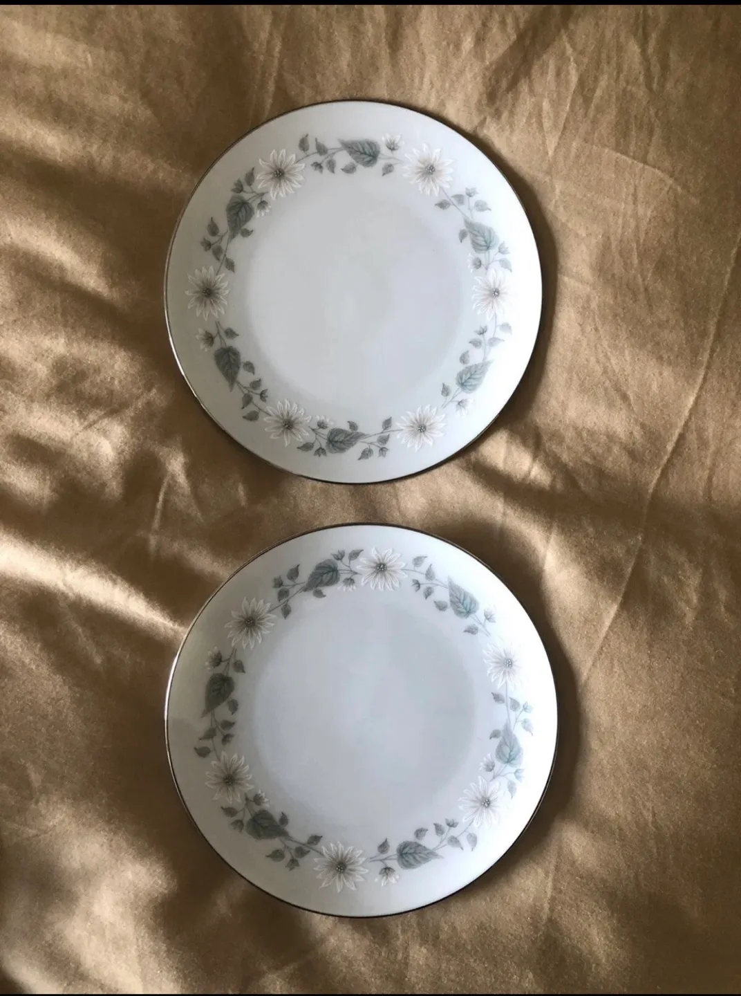 TWO NEW NORITAKE WELLESLEY SIX INCH PLATES MID CENTURY MODERN image indicator(5)