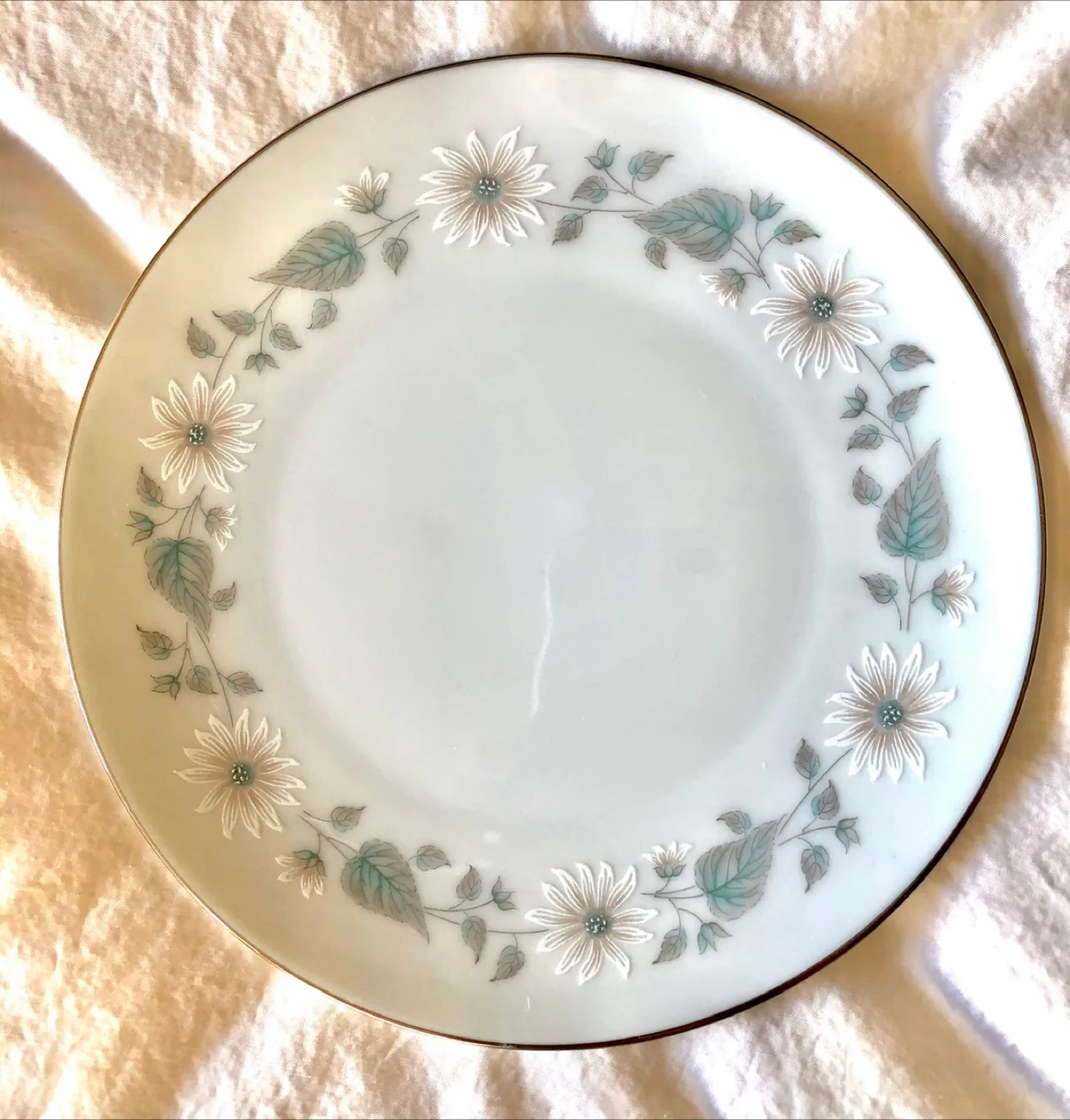 TWO NEW NORITAKE WELLESLEY SIX INCH PLATES MID CENTURY MODERN image indicator(2)