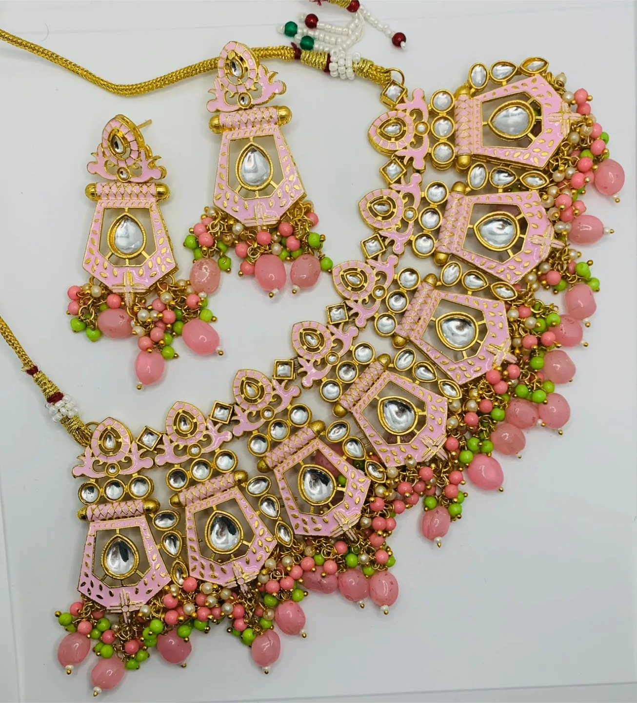 Stunning Necklace Set image indicator(8)