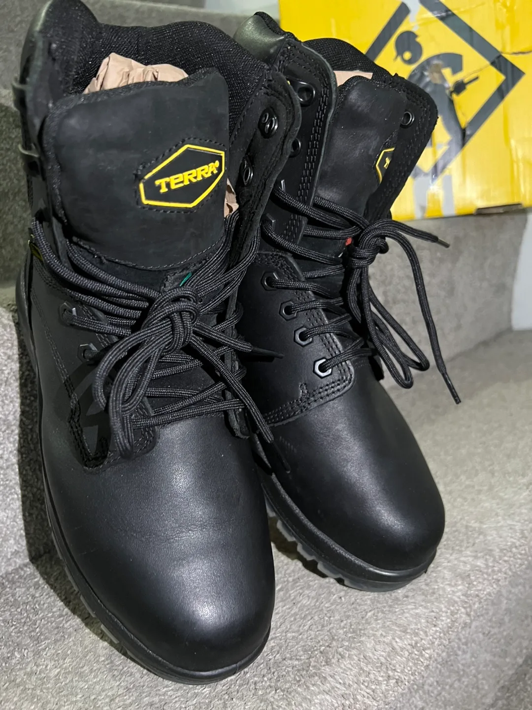 NEW Terra Women’s 9 CSA Grade Waterproof Work Boots thumbnail