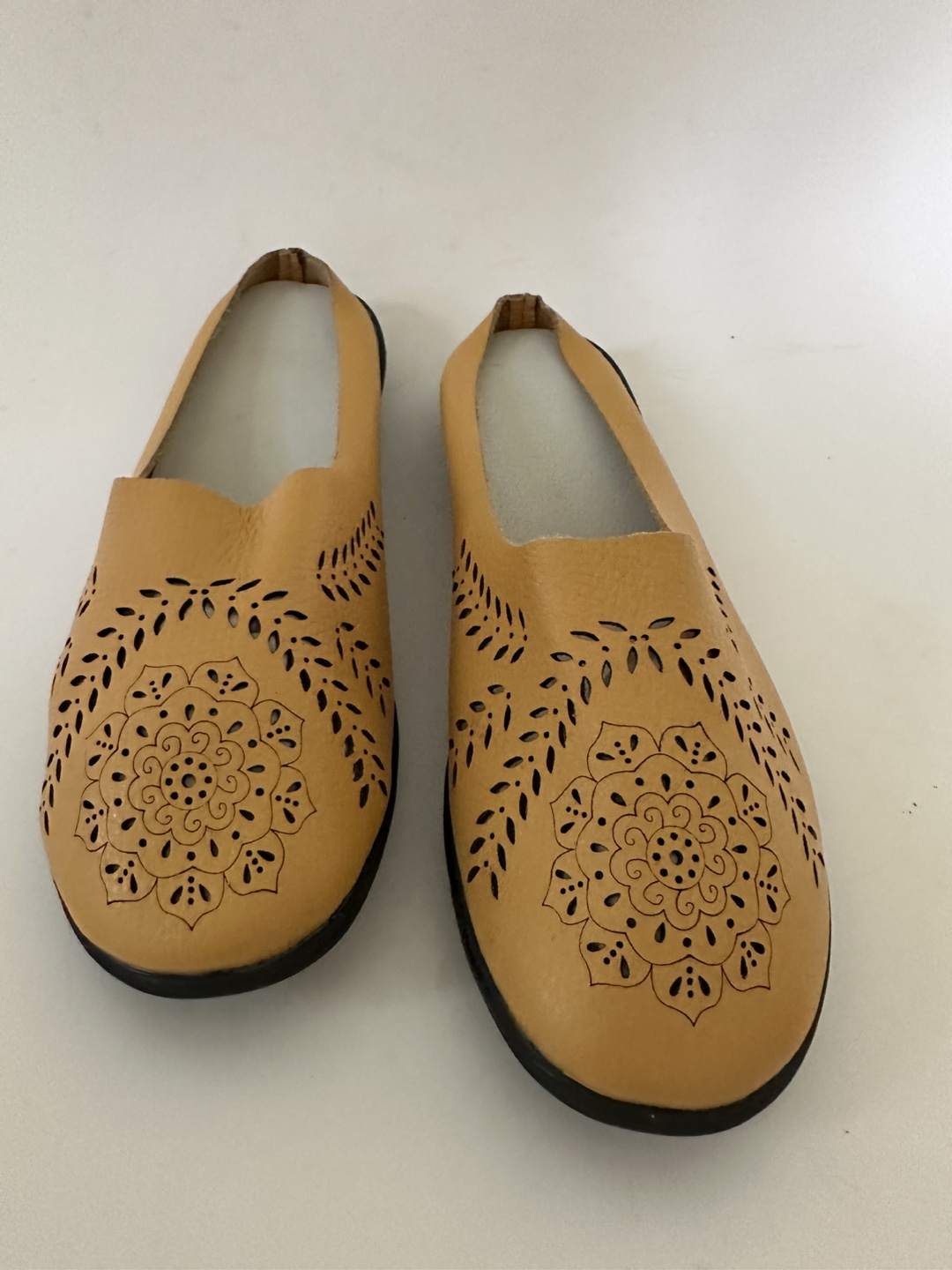 Owlkay Casual  Hollow Slip-ons, size 10/EU41