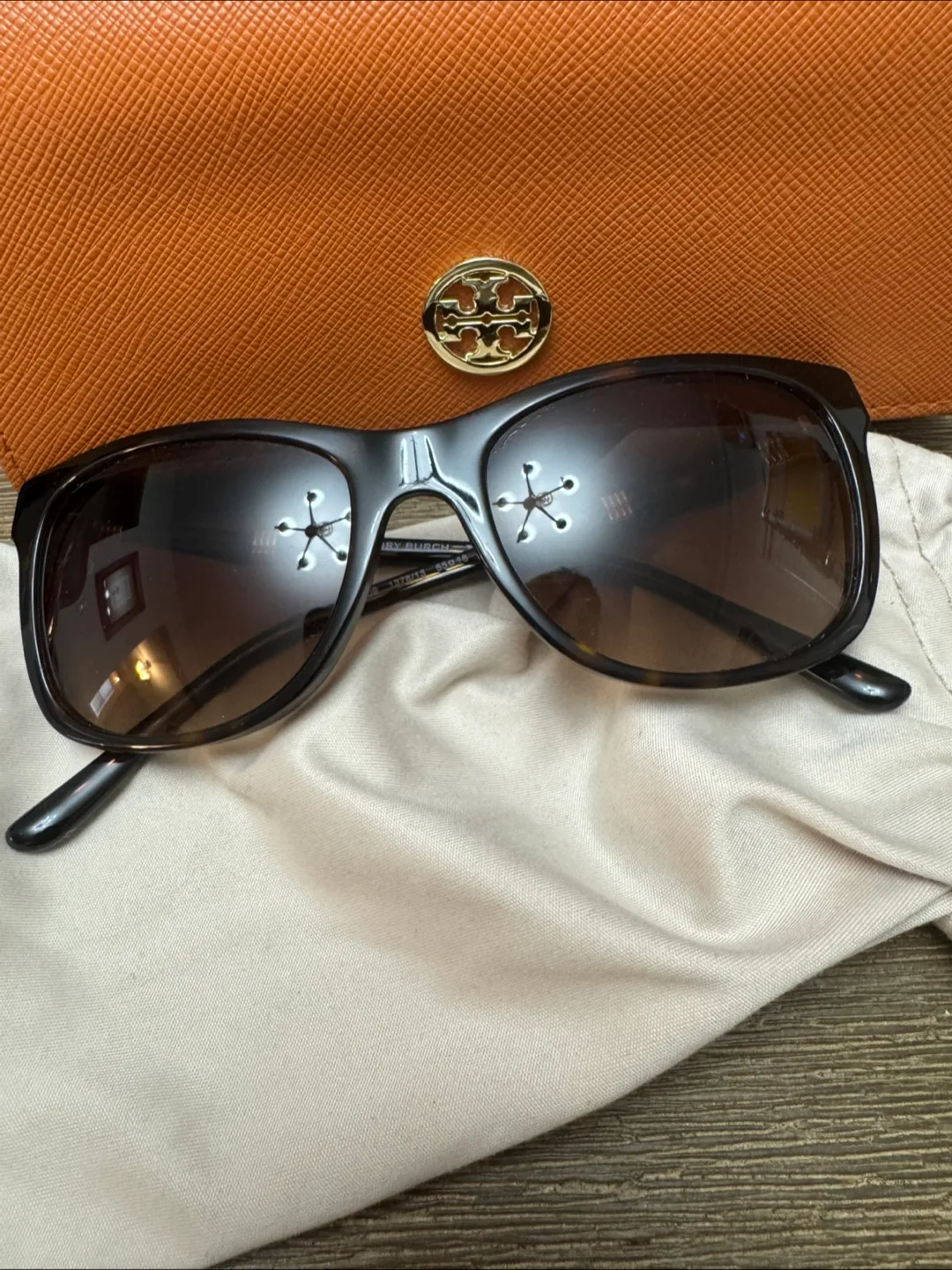 Tory Burch Sunglasses thumbnail