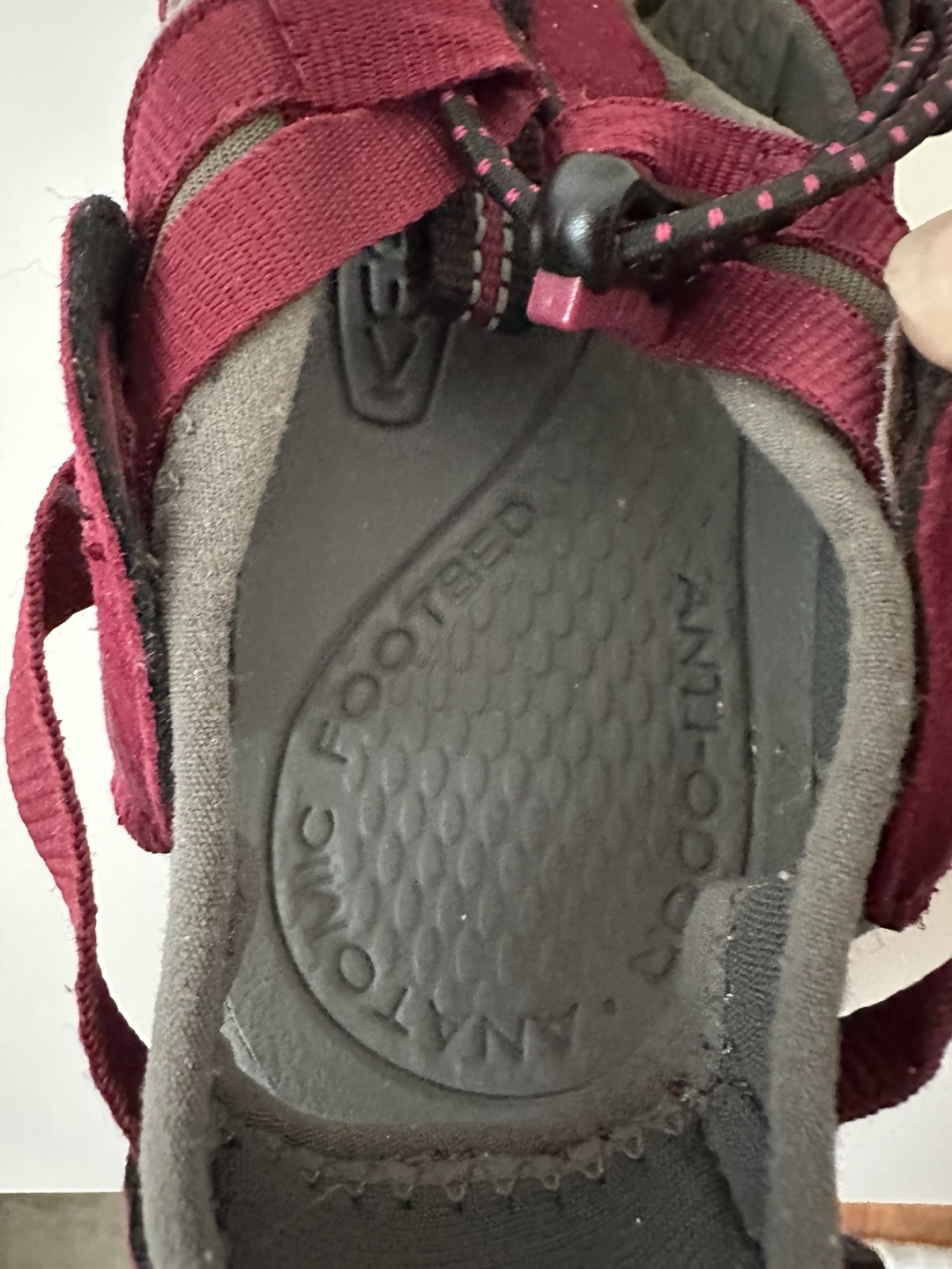 Keen burgundy sandals  Size 8.5 - photo 5