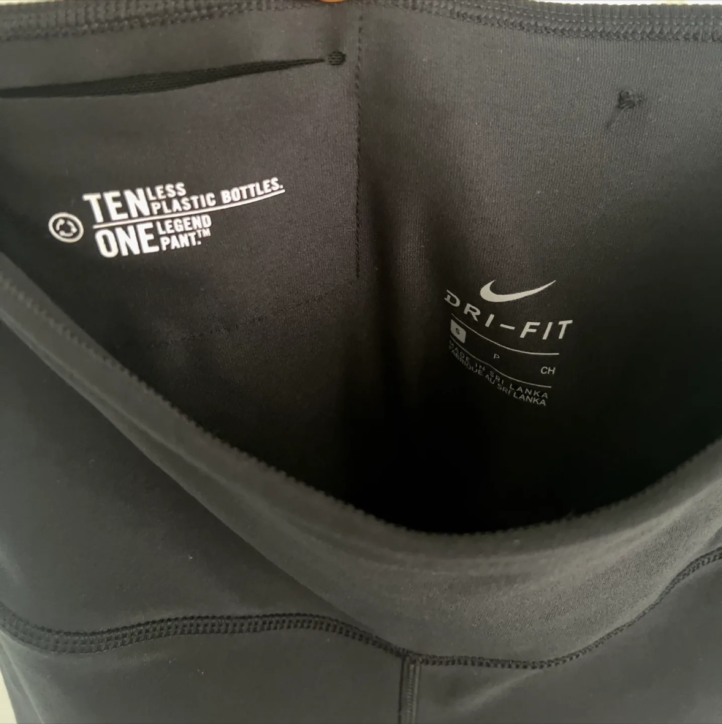 Nike Women’s Black Dri-Fit High Waisted Leggings image indicator(3)