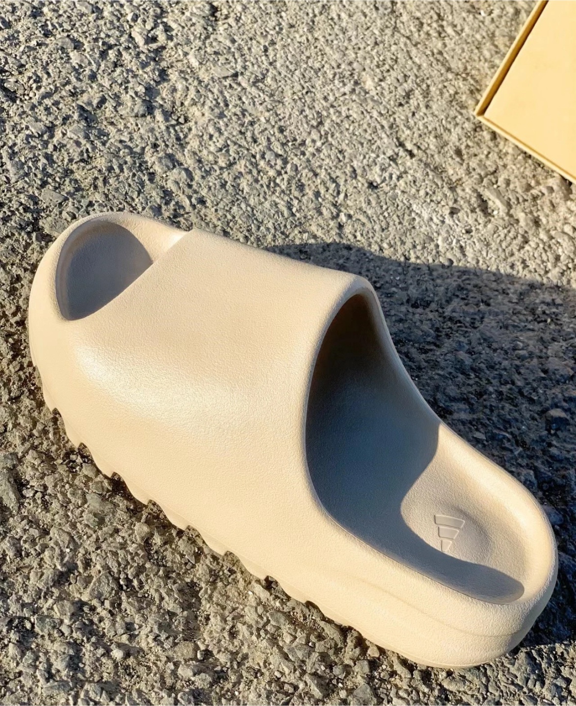 *SALE* - REAL YEEZY SLIDES - “BONE” - ALL SIZES - photo 3