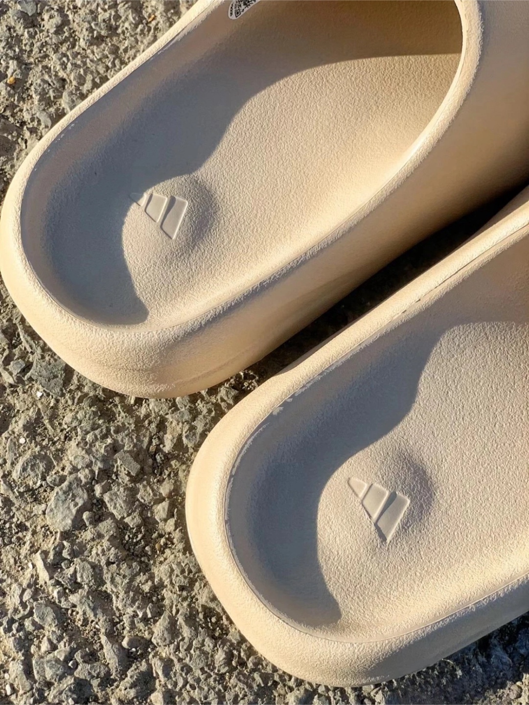 *SALE* - REAL YEEZY SLIDES - “BONE” - ALL SIZES - photo 2