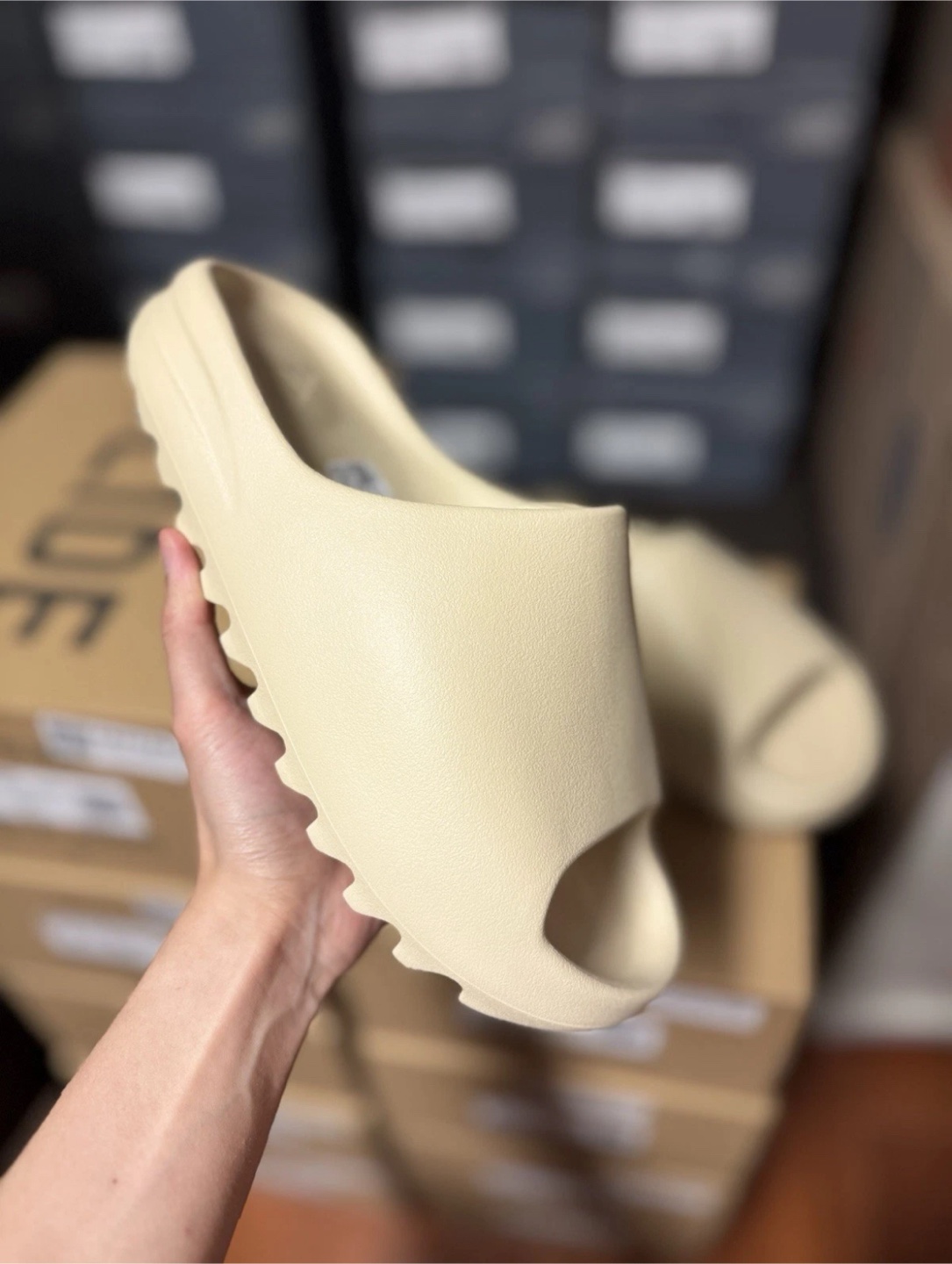 *SUMMER SALE* Yeezy slides “BONE” and “ONYX” - ALL SIZES - photo 2
