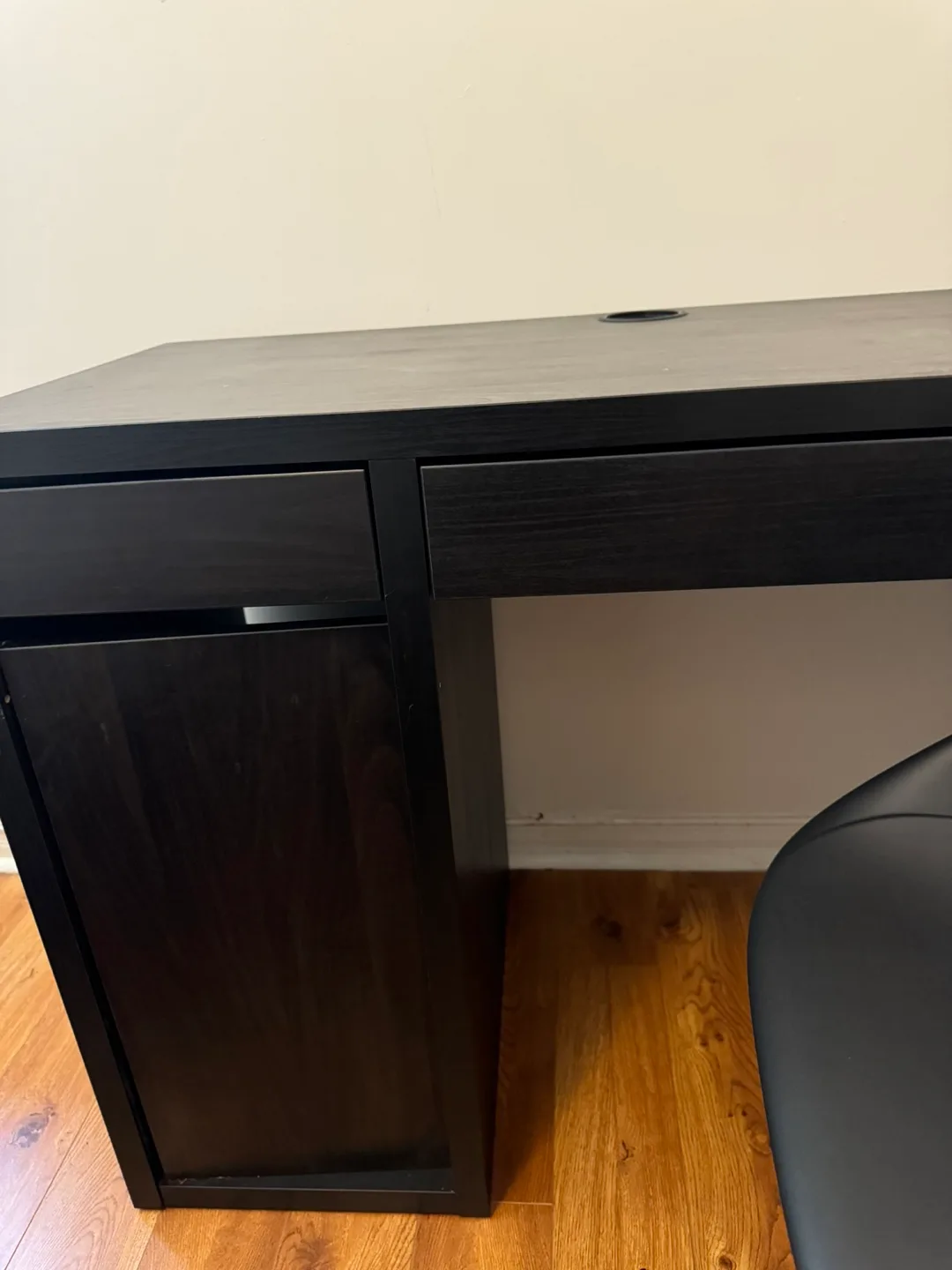 Ikea Black Desk and Chair Set image indicator(4)