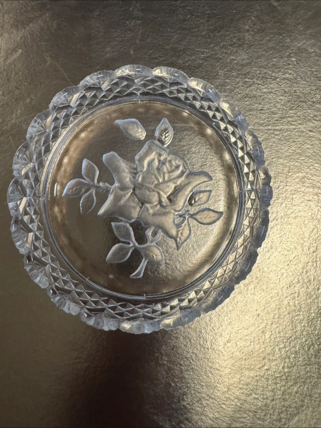 💚🥕Vintage Rose Glass Trinket Dish thumbnail