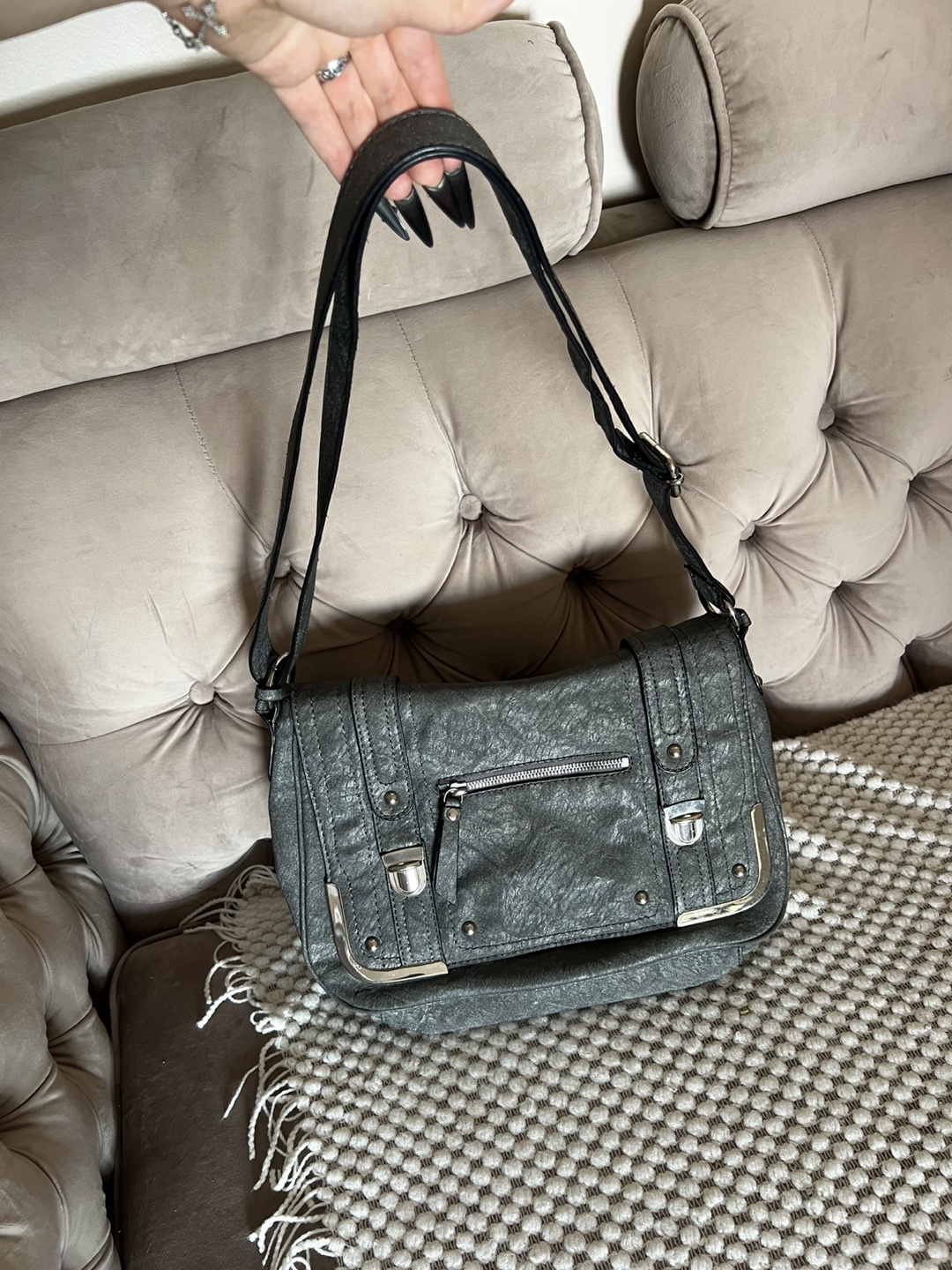 Stylish Grey Crossbody Bag - photo 2