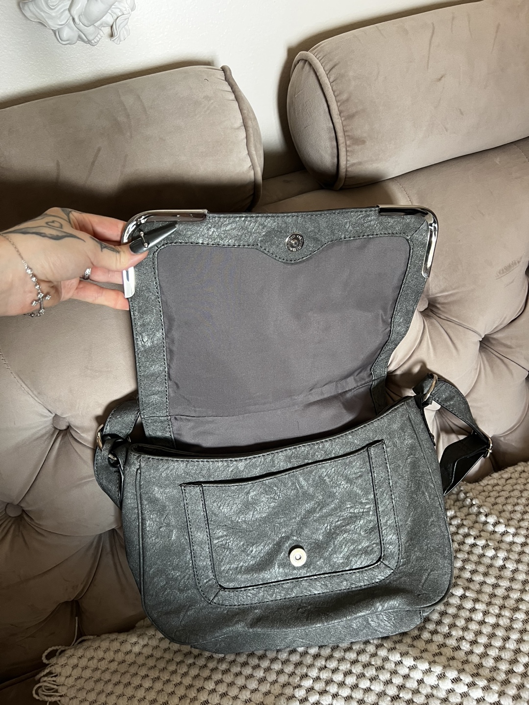 Stylish Grey Crossbody Bag - photo 5