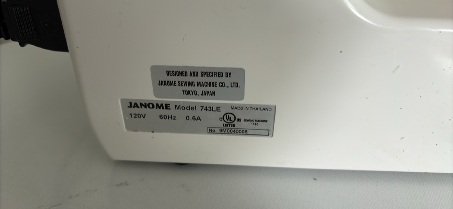 Janome 743LE Sewing Machine as is - photo 3