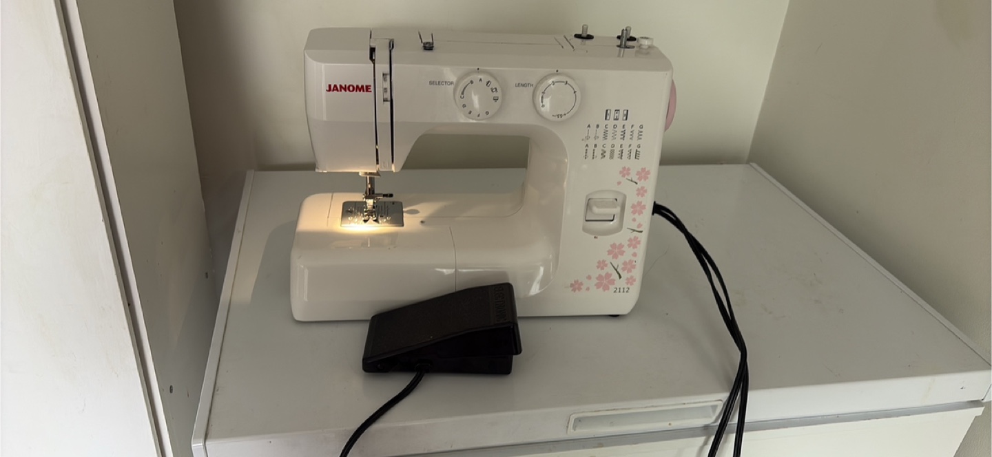 Janome 743LE Sewing Machine as is