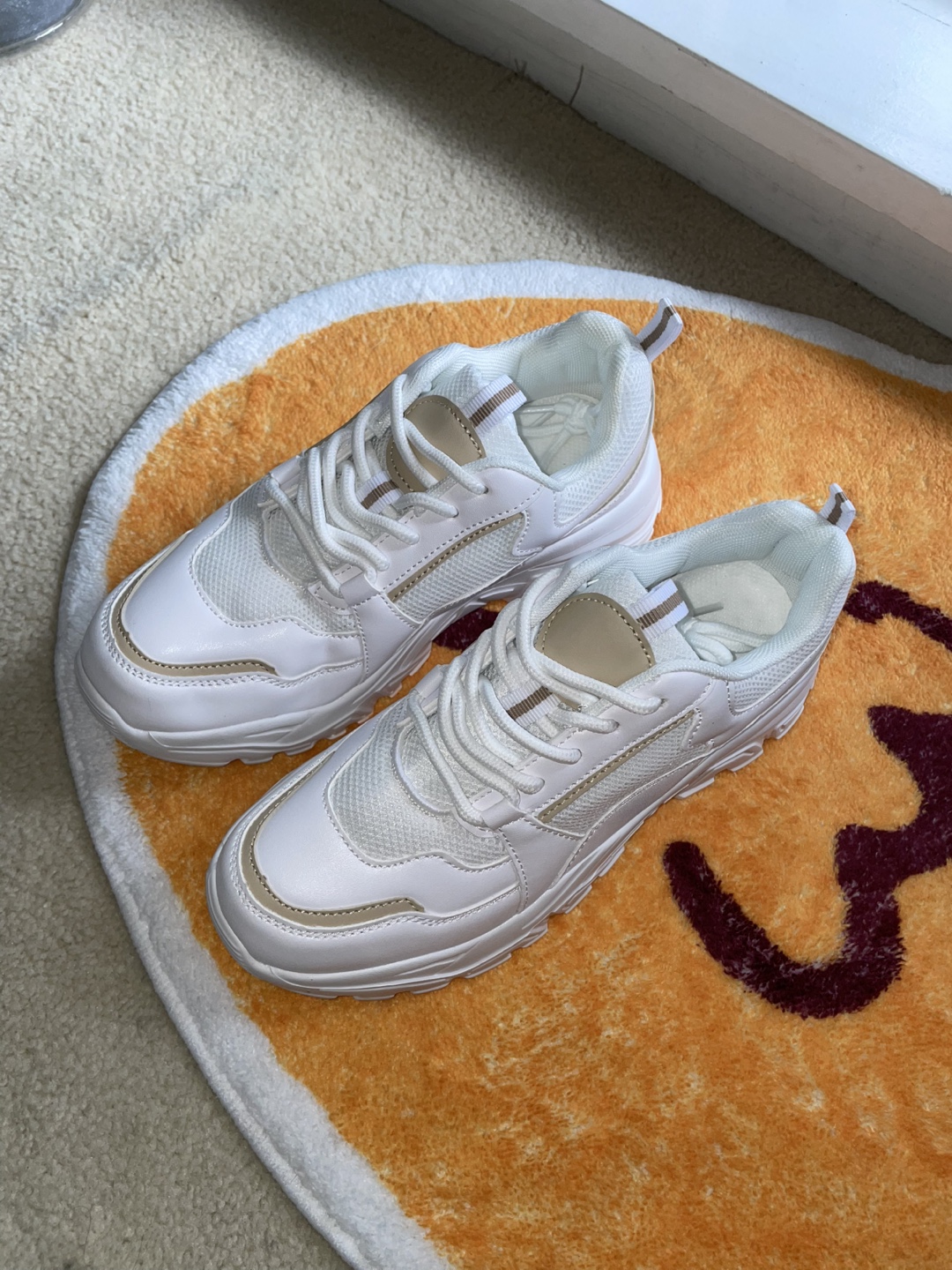 Brand new White women Sneakers