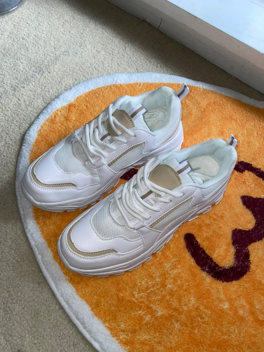 Brand new White women Sneakers thumbnail