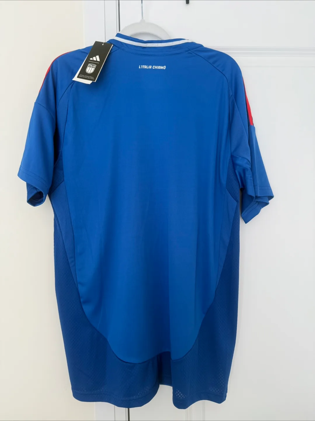 BNWT L Italy 24/25 Jersey image indicator(4)