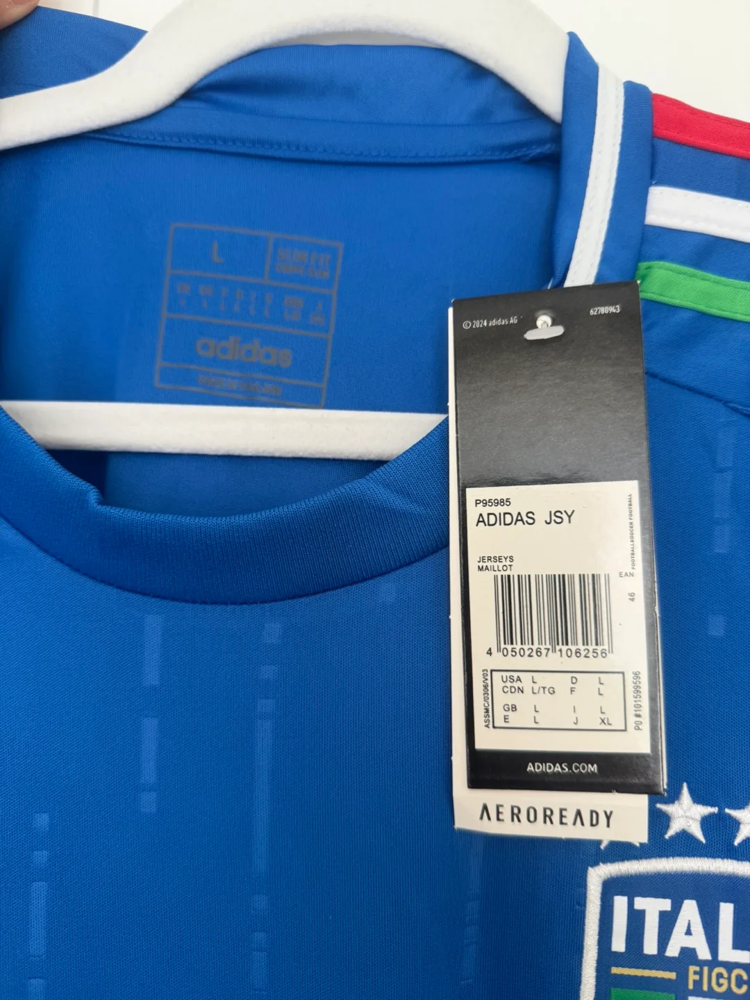 BNWT L Italy 24/25 Jersey image indicator(2)