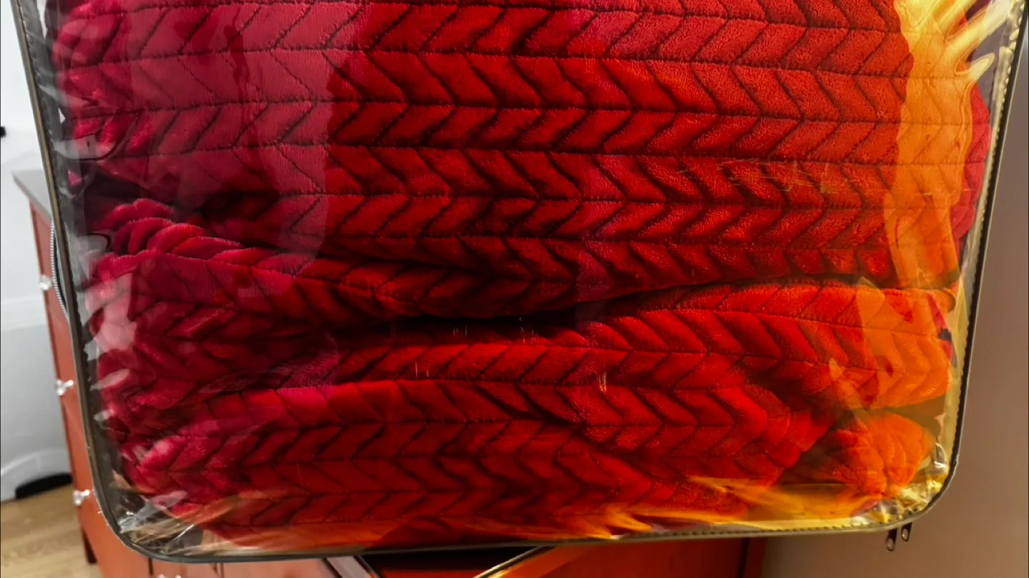 Home Trends Plush Comforter image indicator(3)