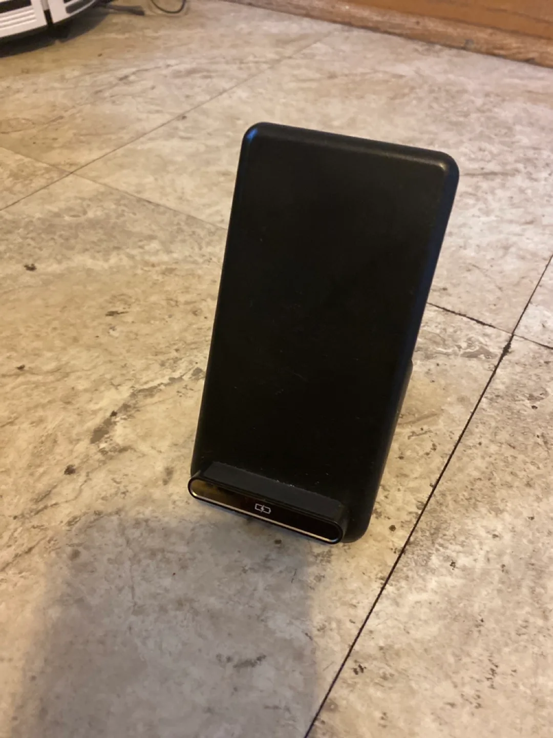 Black Wireless Charger thumbnail