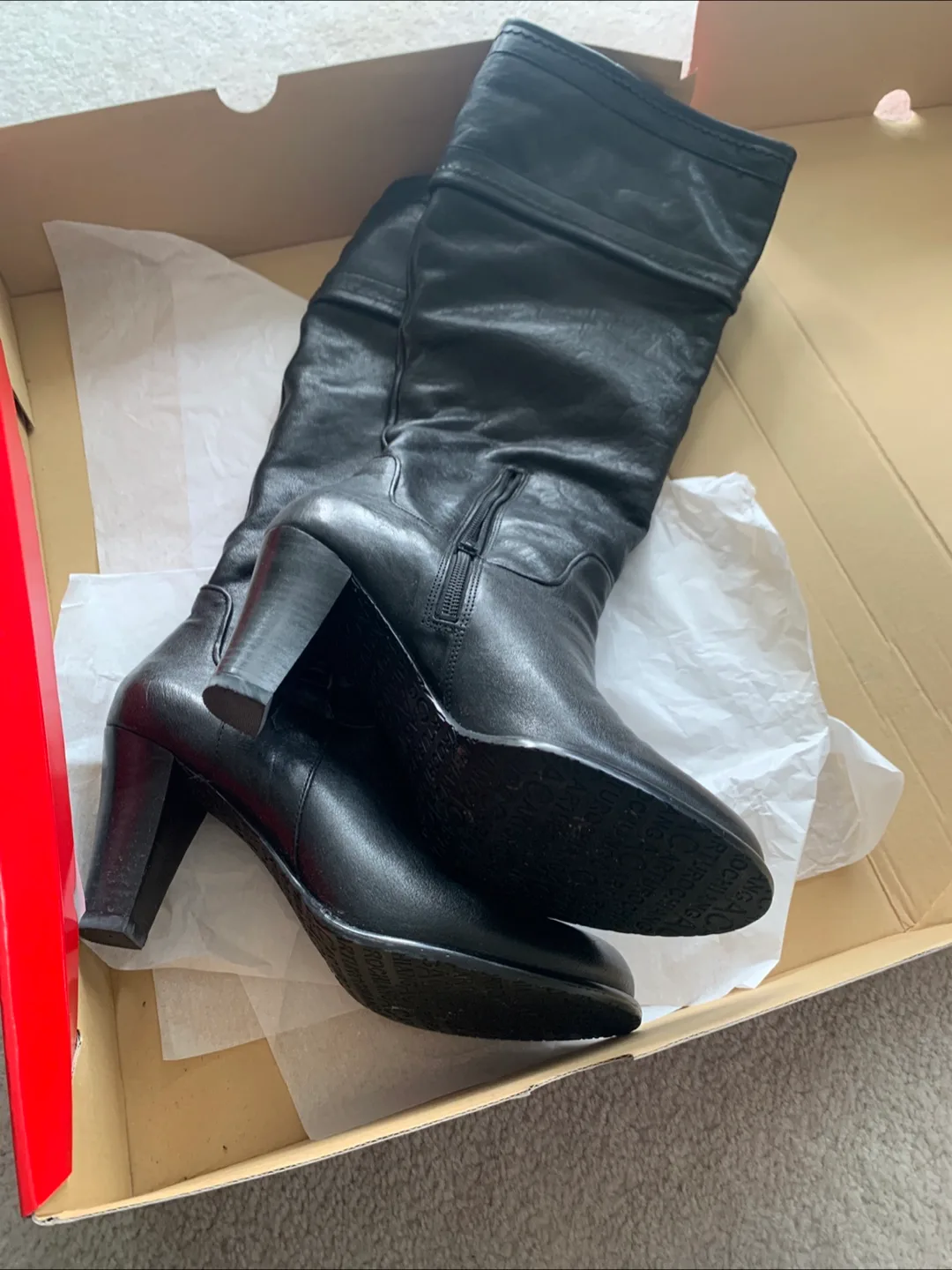 Black Leather Boots - Stylish Knee-Highs image indicator(2)