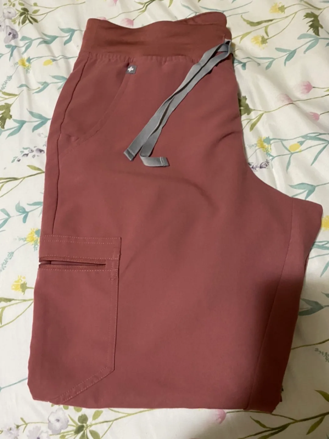 FIGS joggers/scrub pants thumbnail