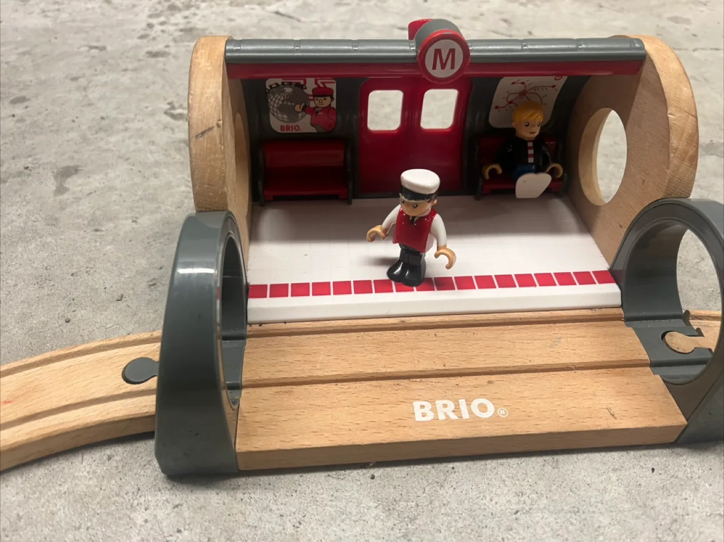 BRIO Railway Set with Station image indicator(3)
