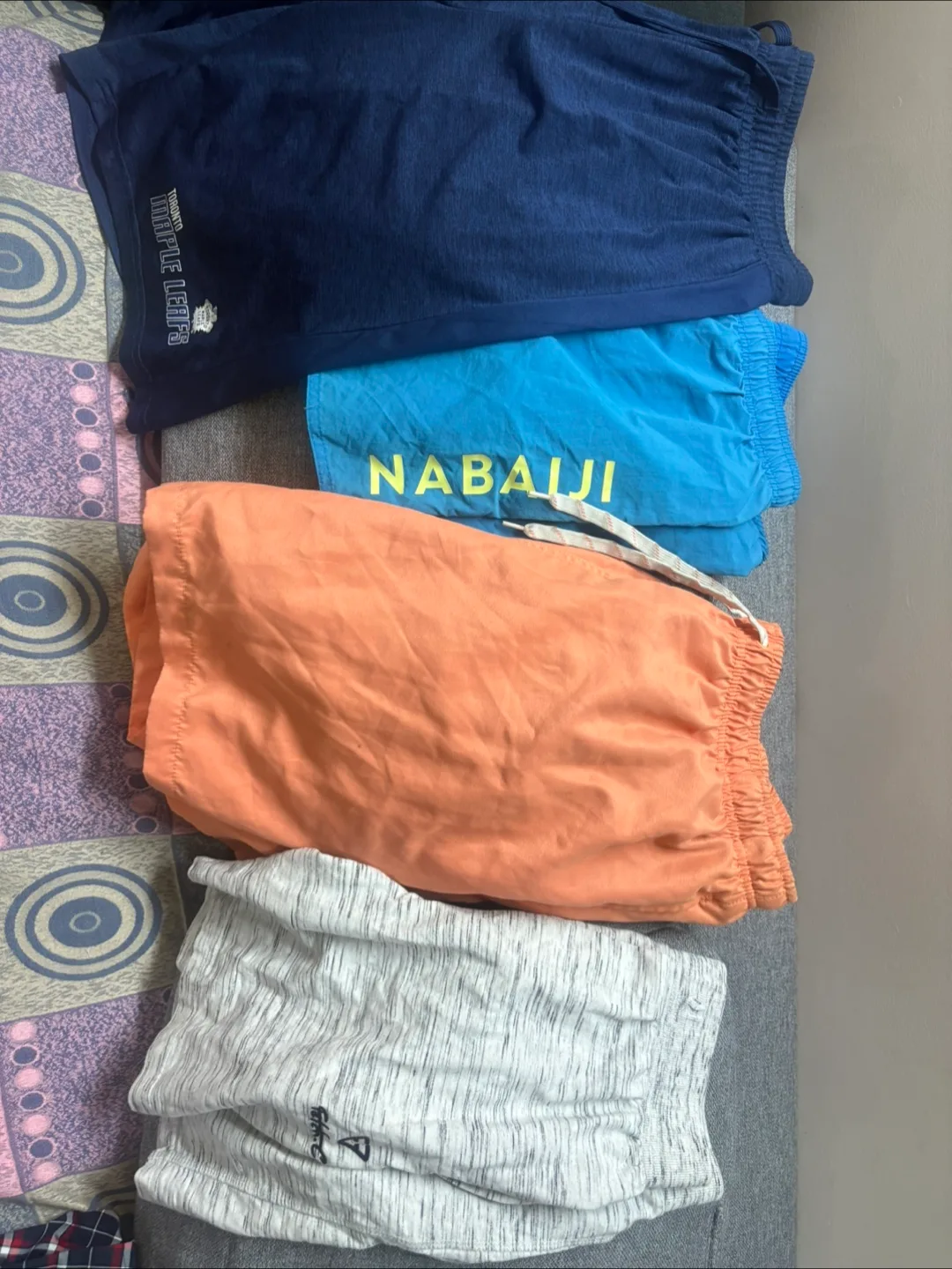 Multiple shorts bundle image indicator(2)