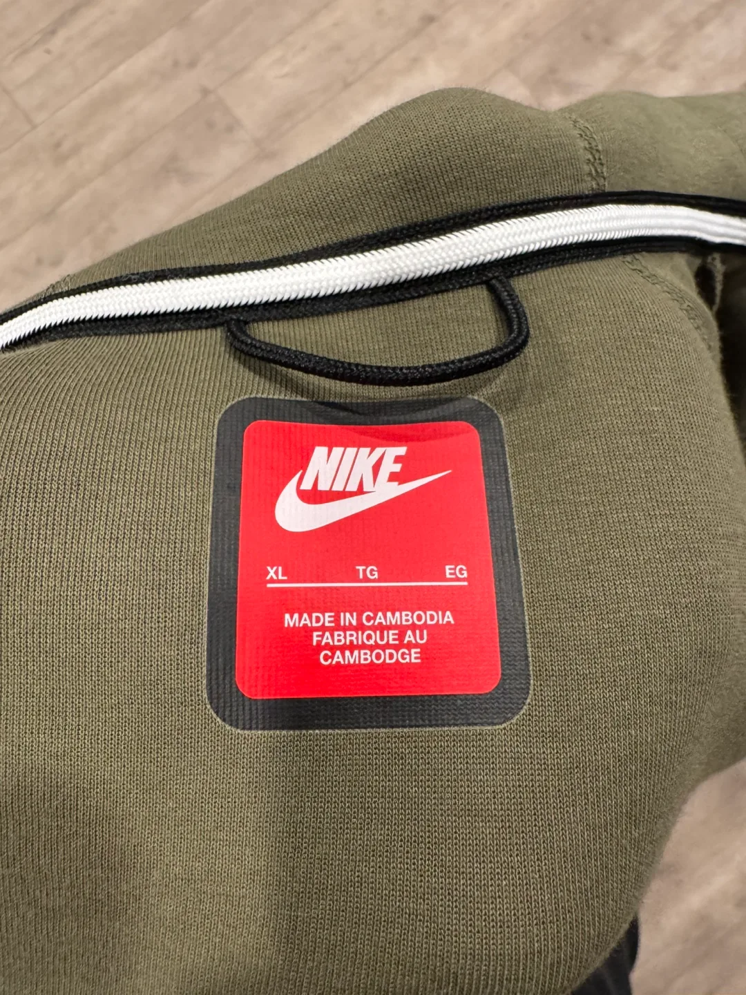 Nike Tech Fleece XL men’s image indicator(3)