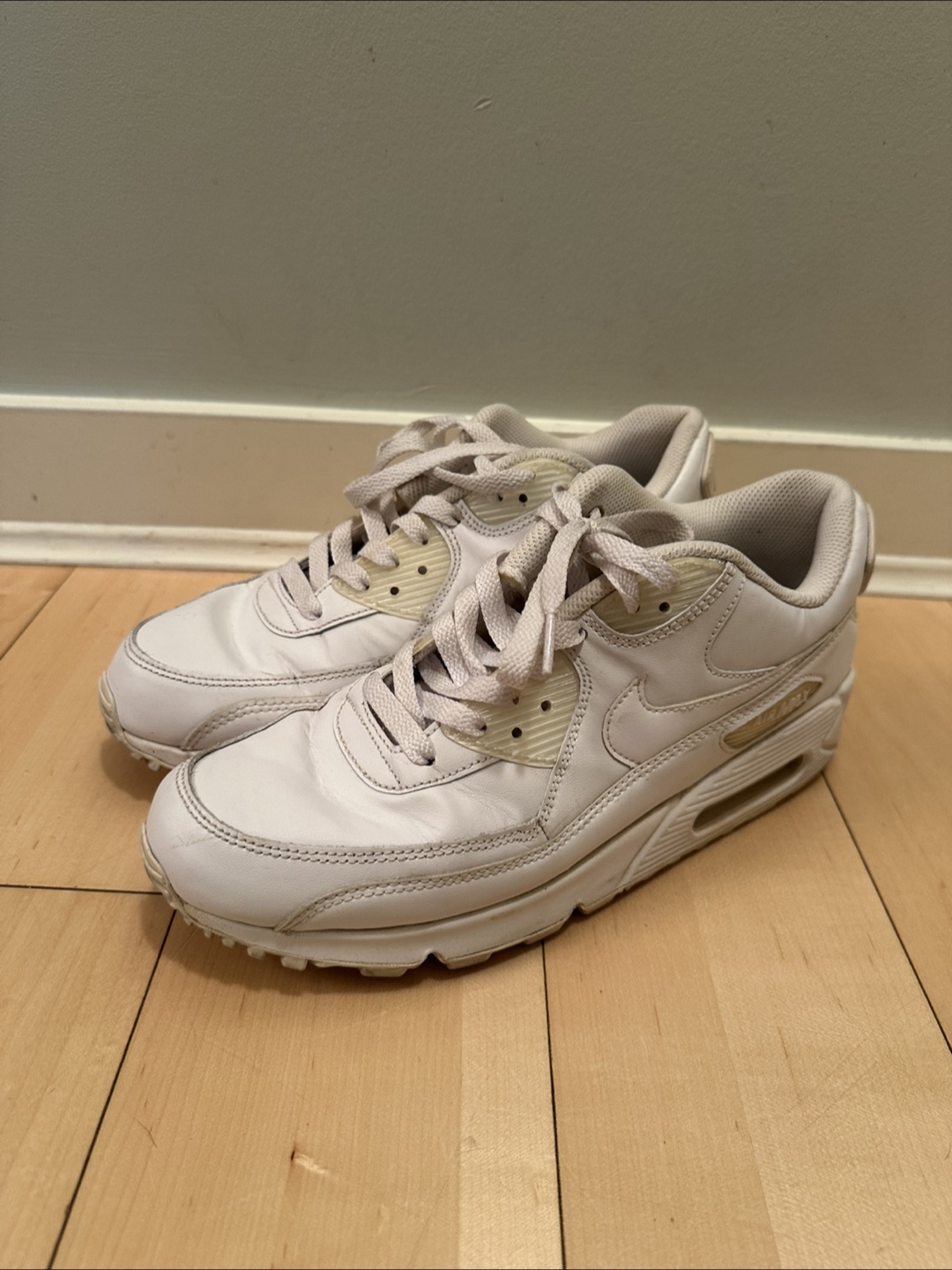 Nike Air Max 90 Sneakers