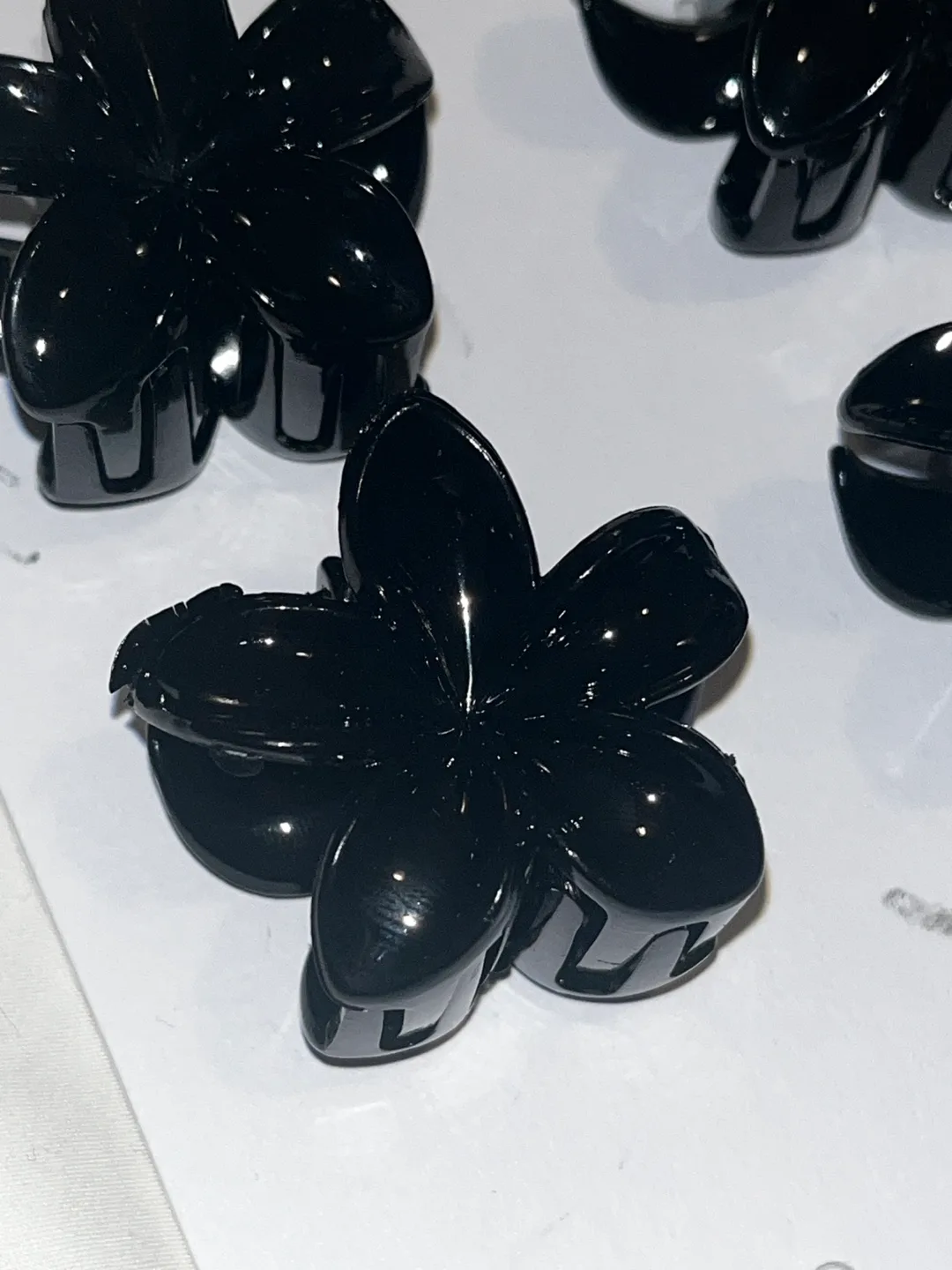 Mini Black Flower Hair Clips image indicator(2)