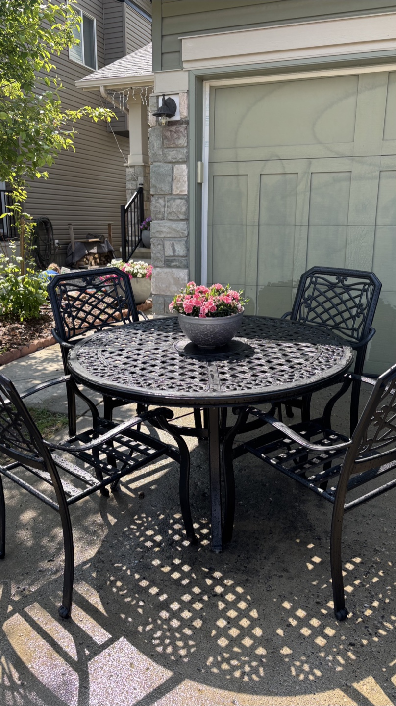 Outdoor patio set/ cast aluminum