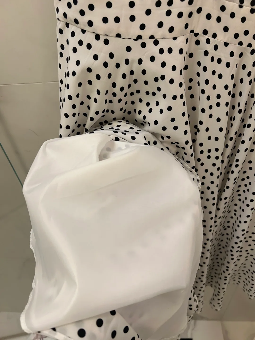 Super Feminine Polka Dot Dress (8) image indicator(5)