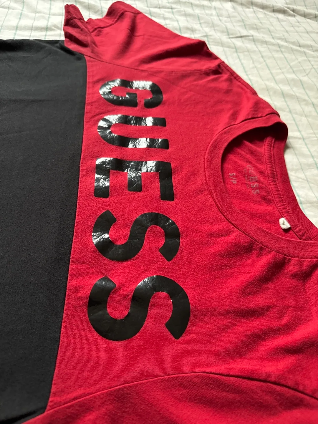 Guess T-shirt thumbnail