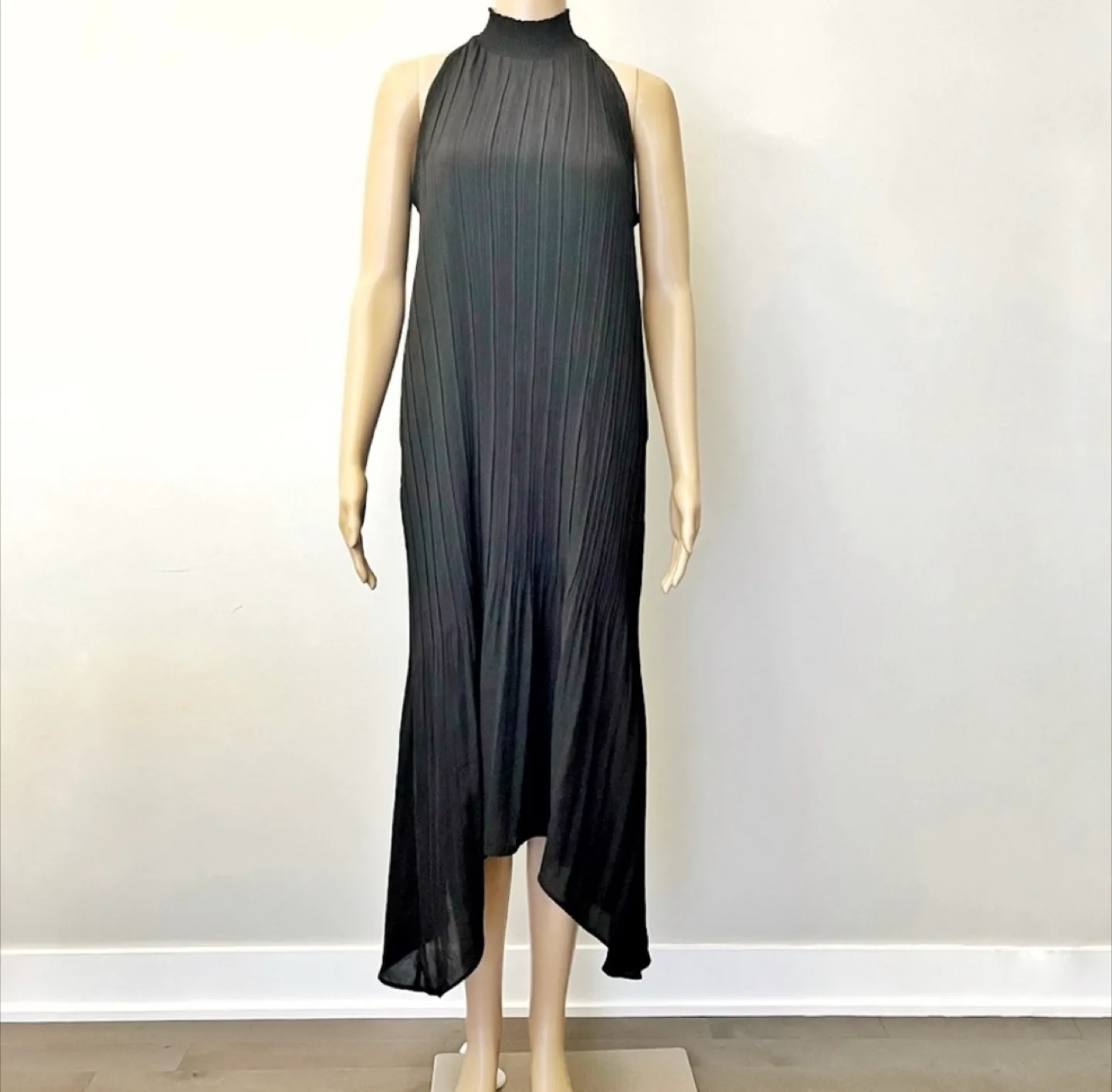Black Sleeveless Dress thumbnail