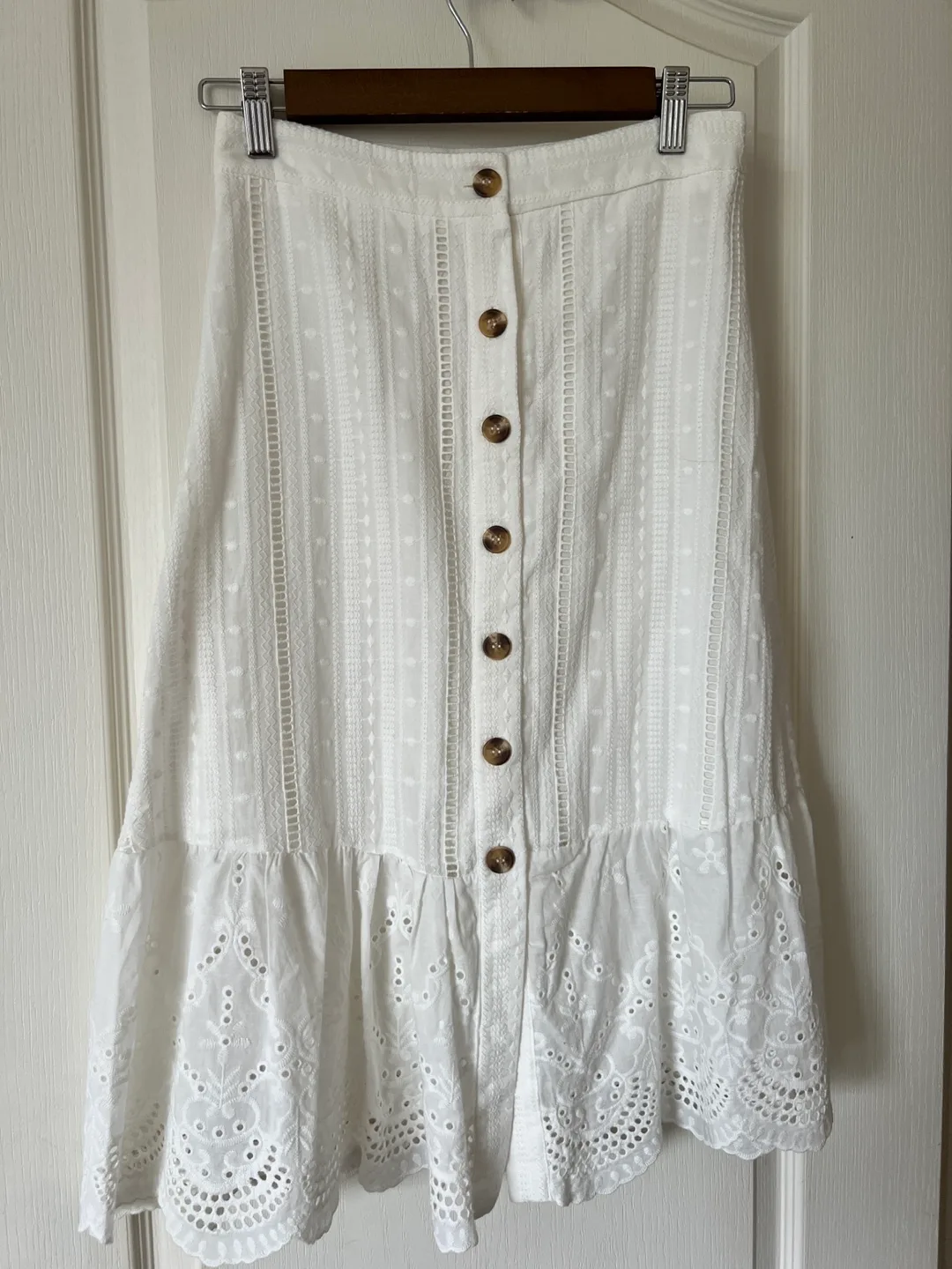 Essue White Lace & Eyelet Skirt - Size Small thumbnail