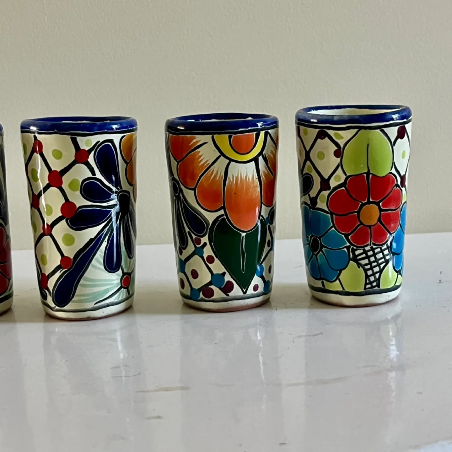 6 Handpainted Mexican pottery shot glasses image indicator(3)
