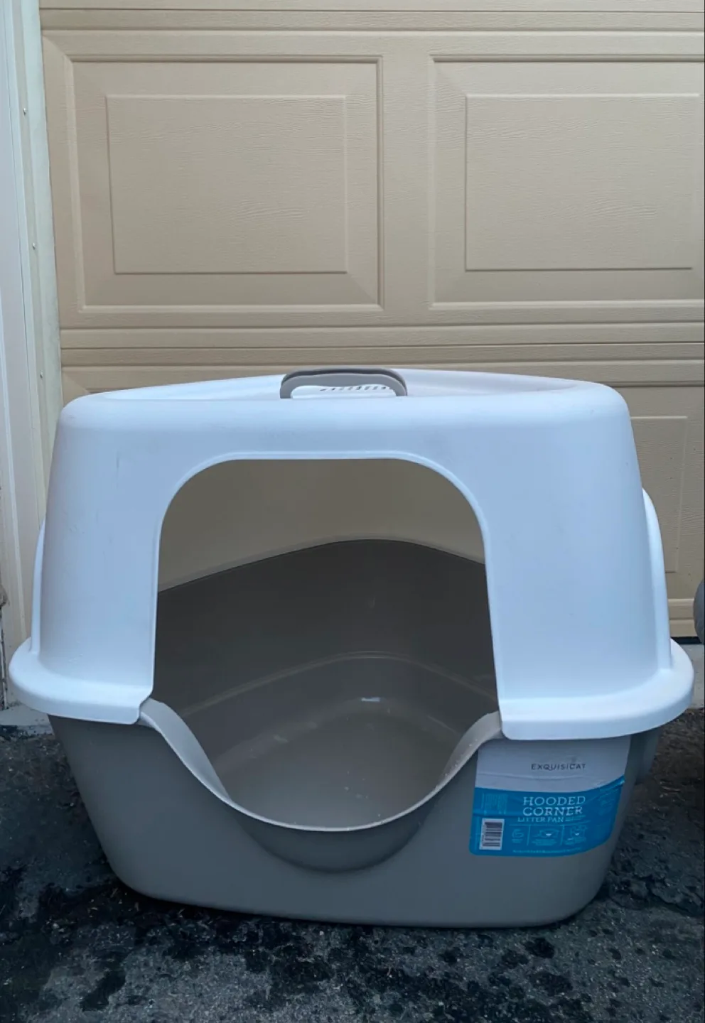 Exquisicat Hooded Corner Litter Box thumbnail