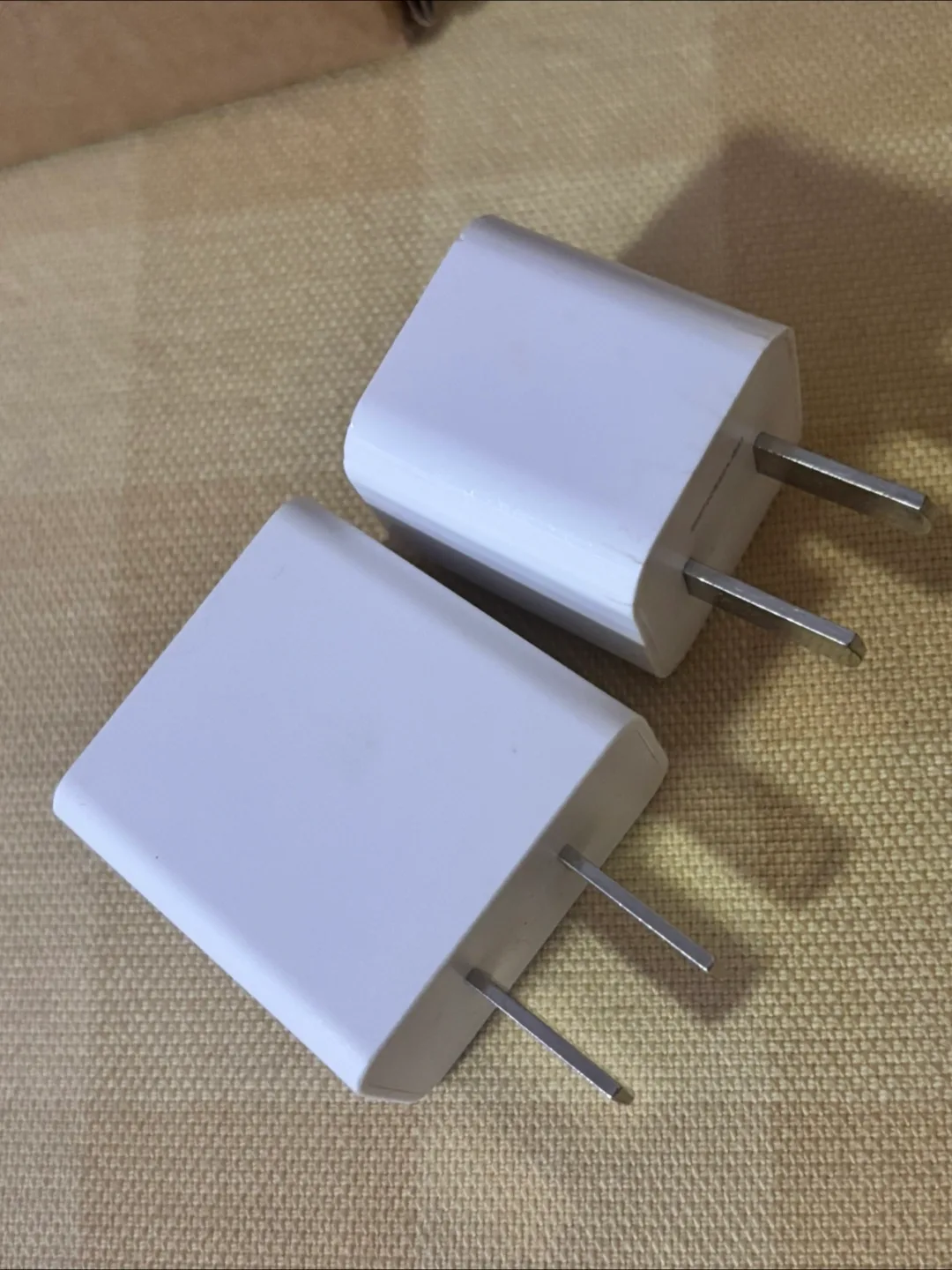 White USB Power Adapter thumbnail