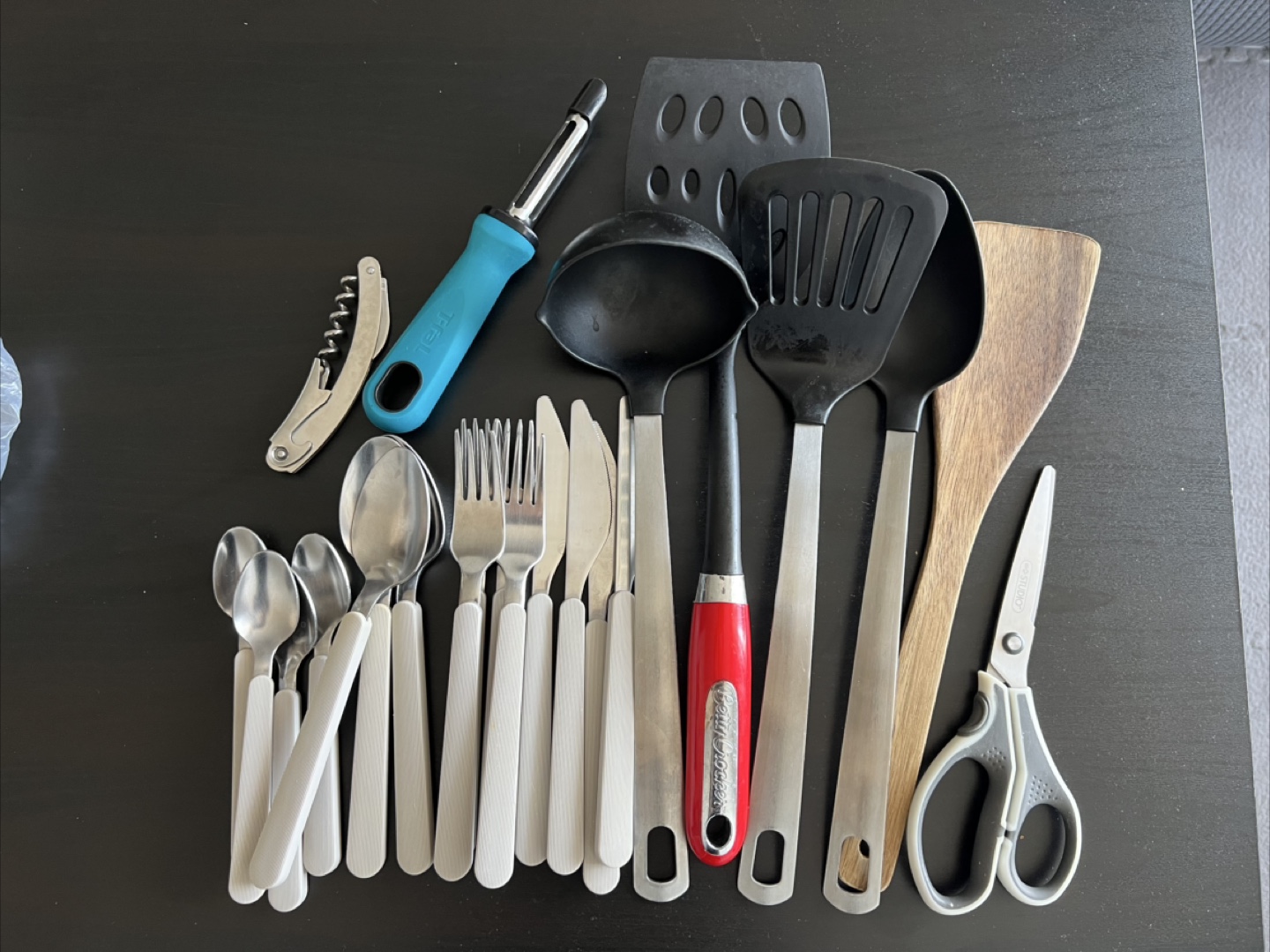 Kitchen Dishes and Utensils Bundle