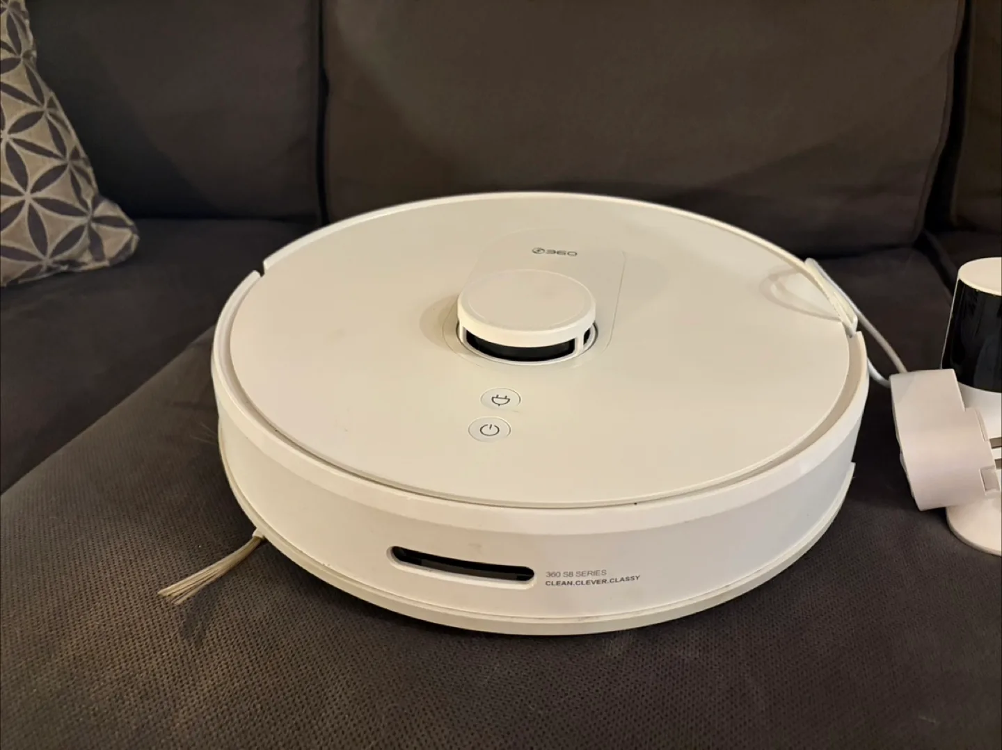 360 Robotic Vacuum Cleaner with Charger thumbnail
