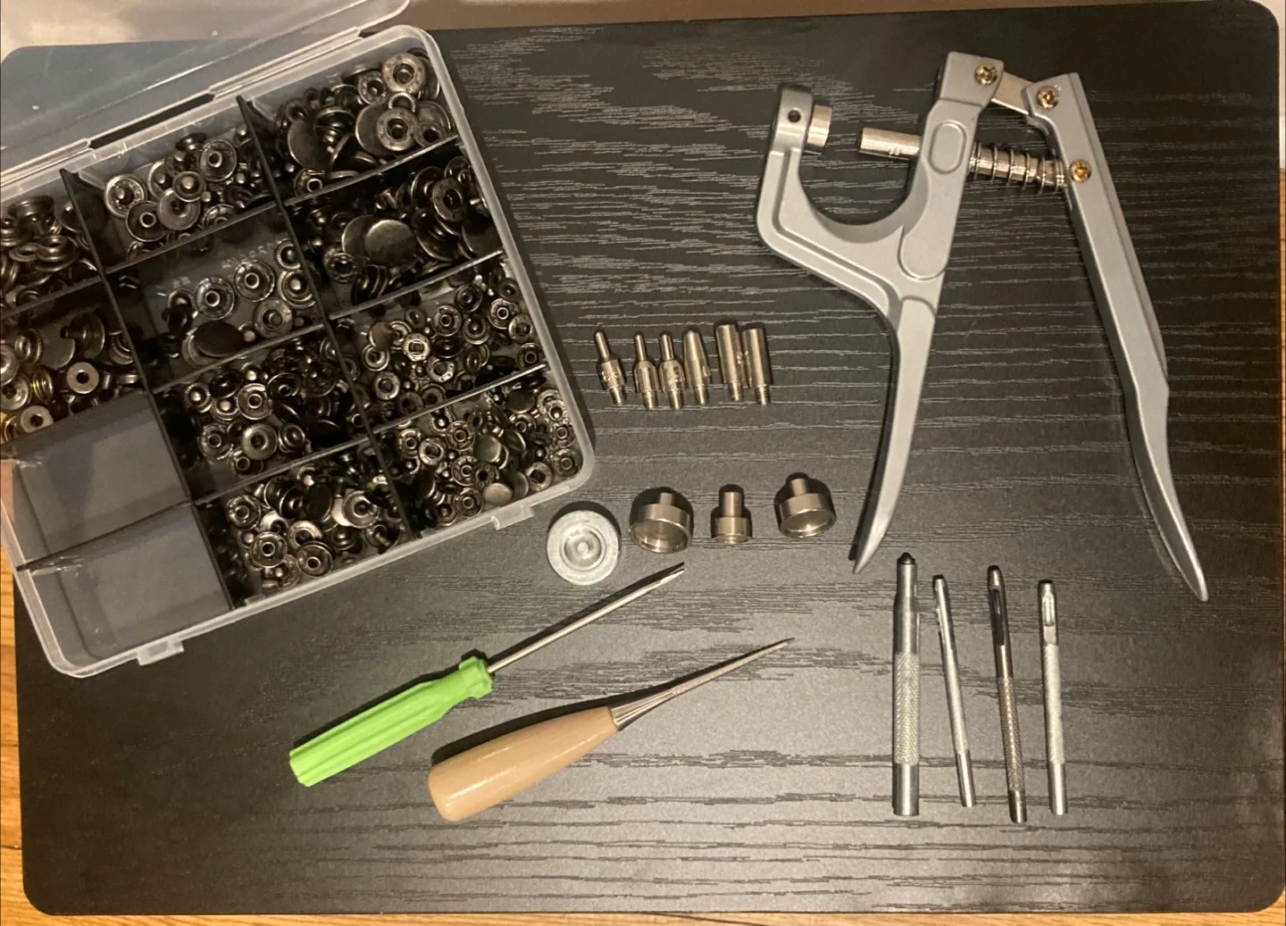 Heavy-Duty Snap buttons with Pressure Pliers thumbnail