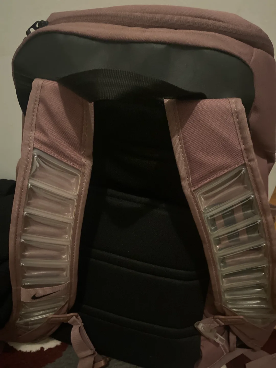 Pink Backpack 🥕💚 thumbnail