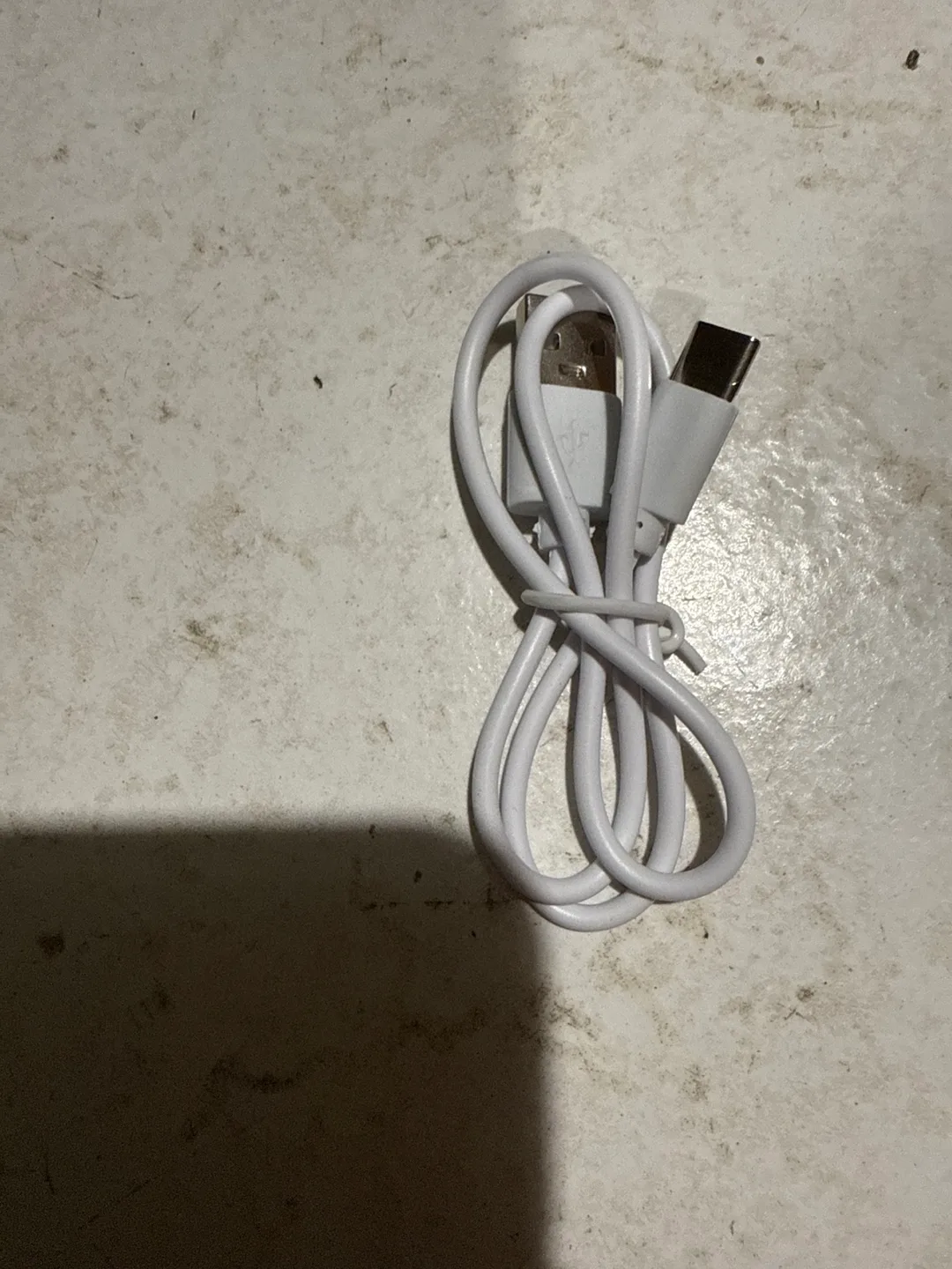 Compact Black Projector and Tripod Bundle image indicator(4)