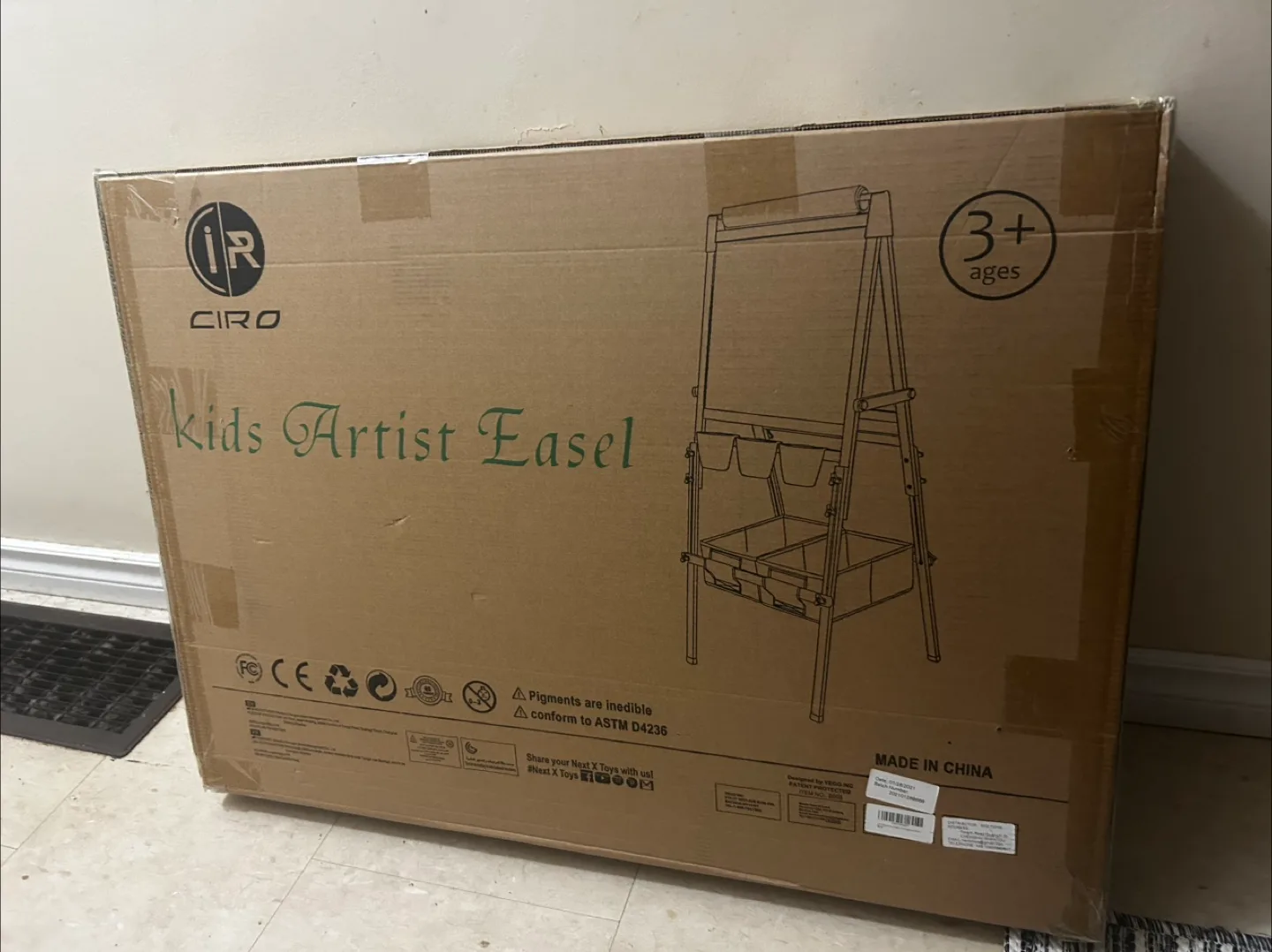 BRAND NEW Kids Artist Easel image indicator(2)