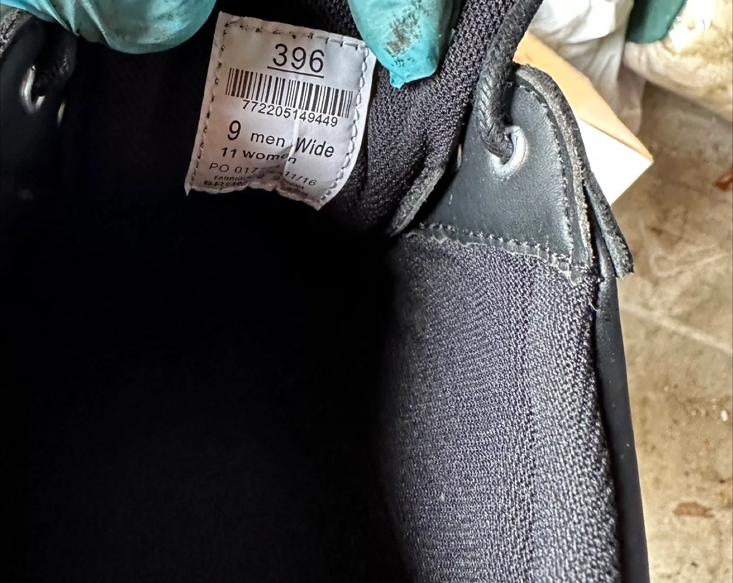 Black Lace-Up Shoes - Men's Size 9 image indicator(2)