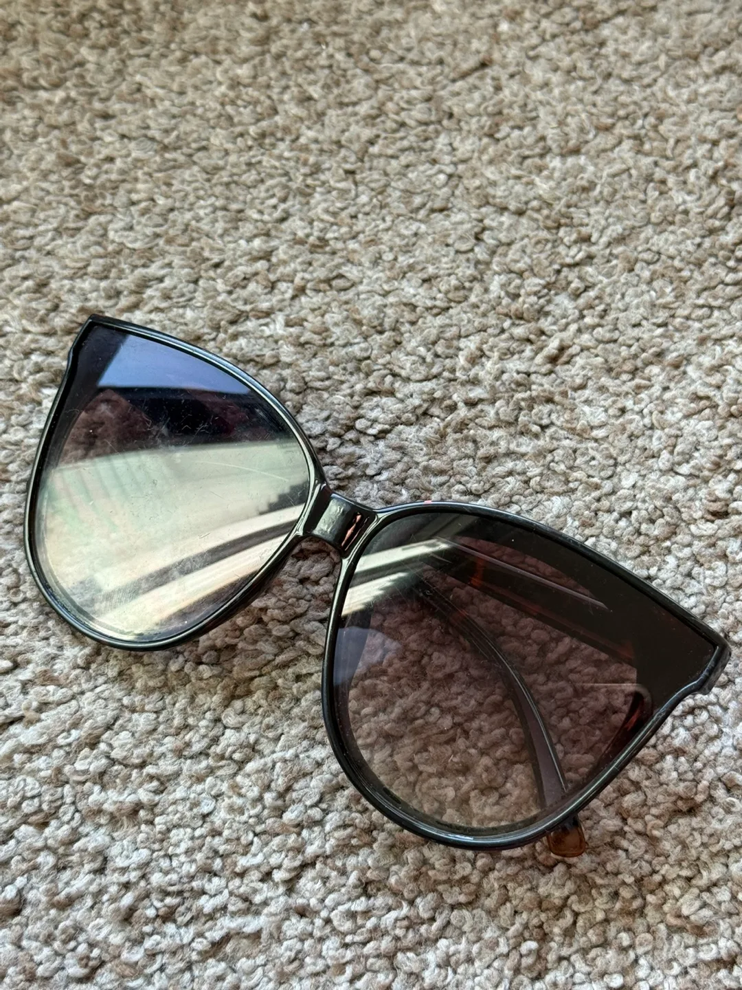 Stylish Sunglasses thumbnail