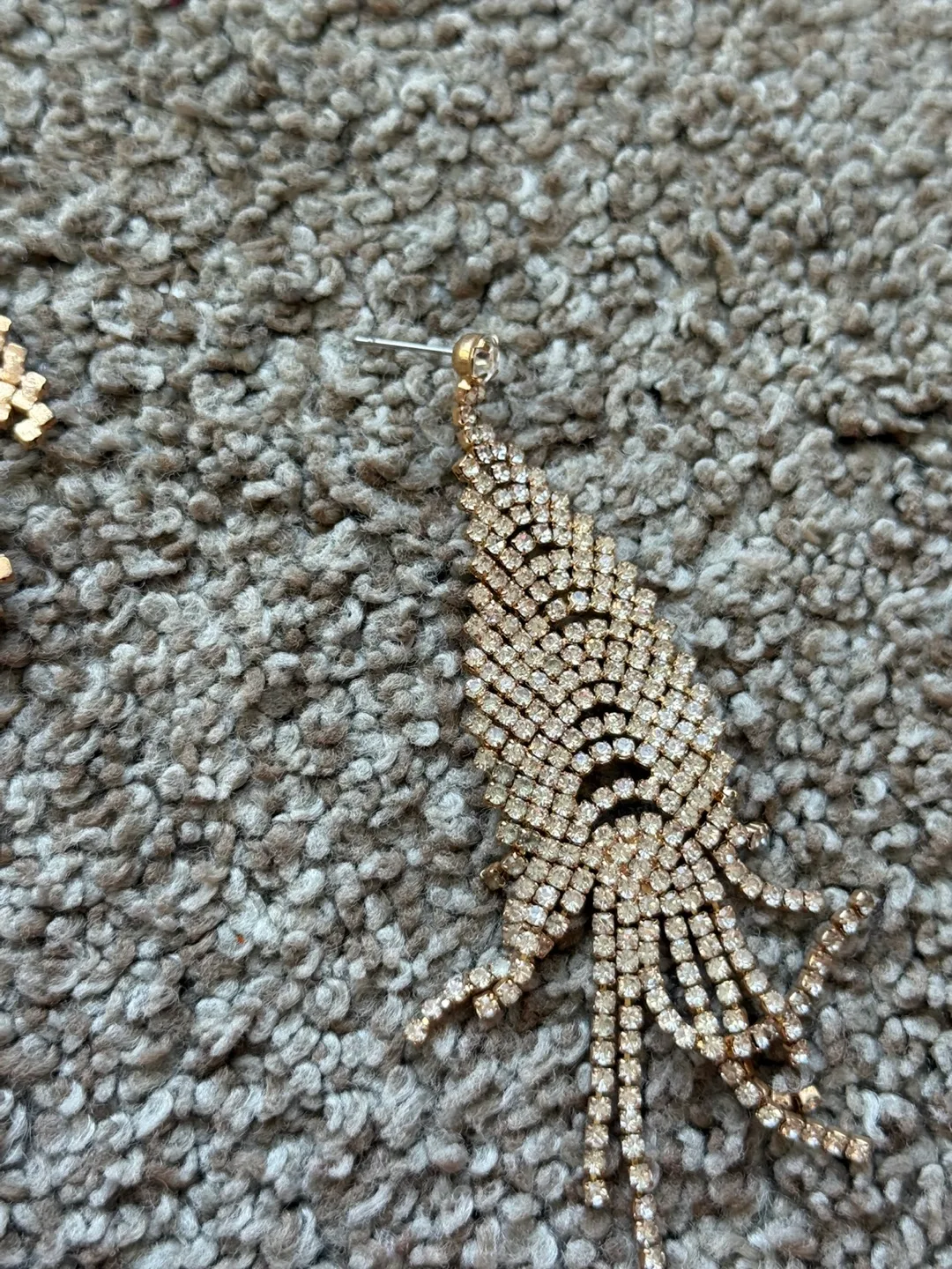 Beautiful Crystal Earrings thumbnail